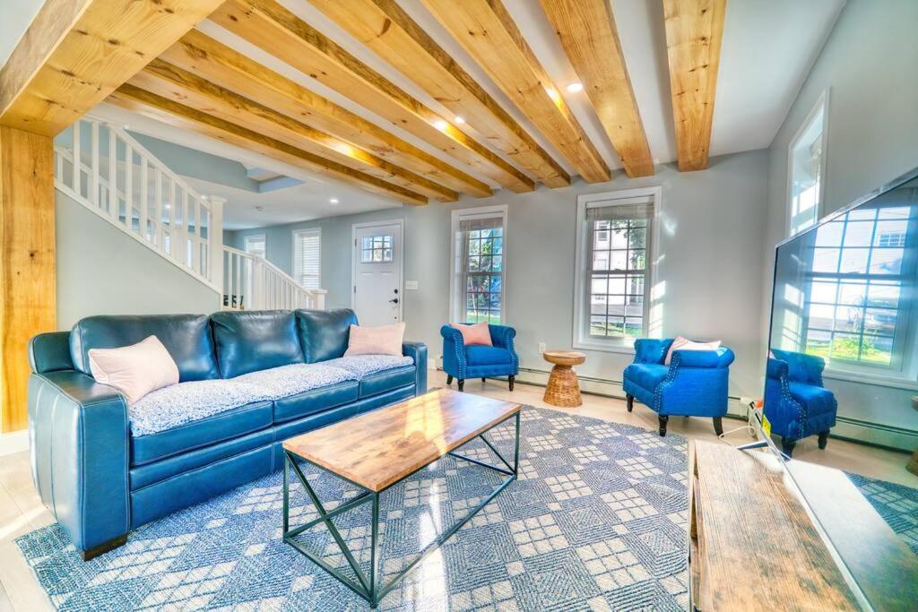 Three-Bedroom House photo 1