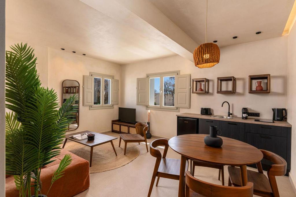 Two-Bedroom Apartment outdoor Heated Tub