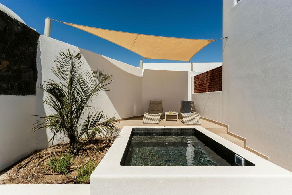 Two-Bedroom Apartment outdoor Heated Plunge Pool photo 2