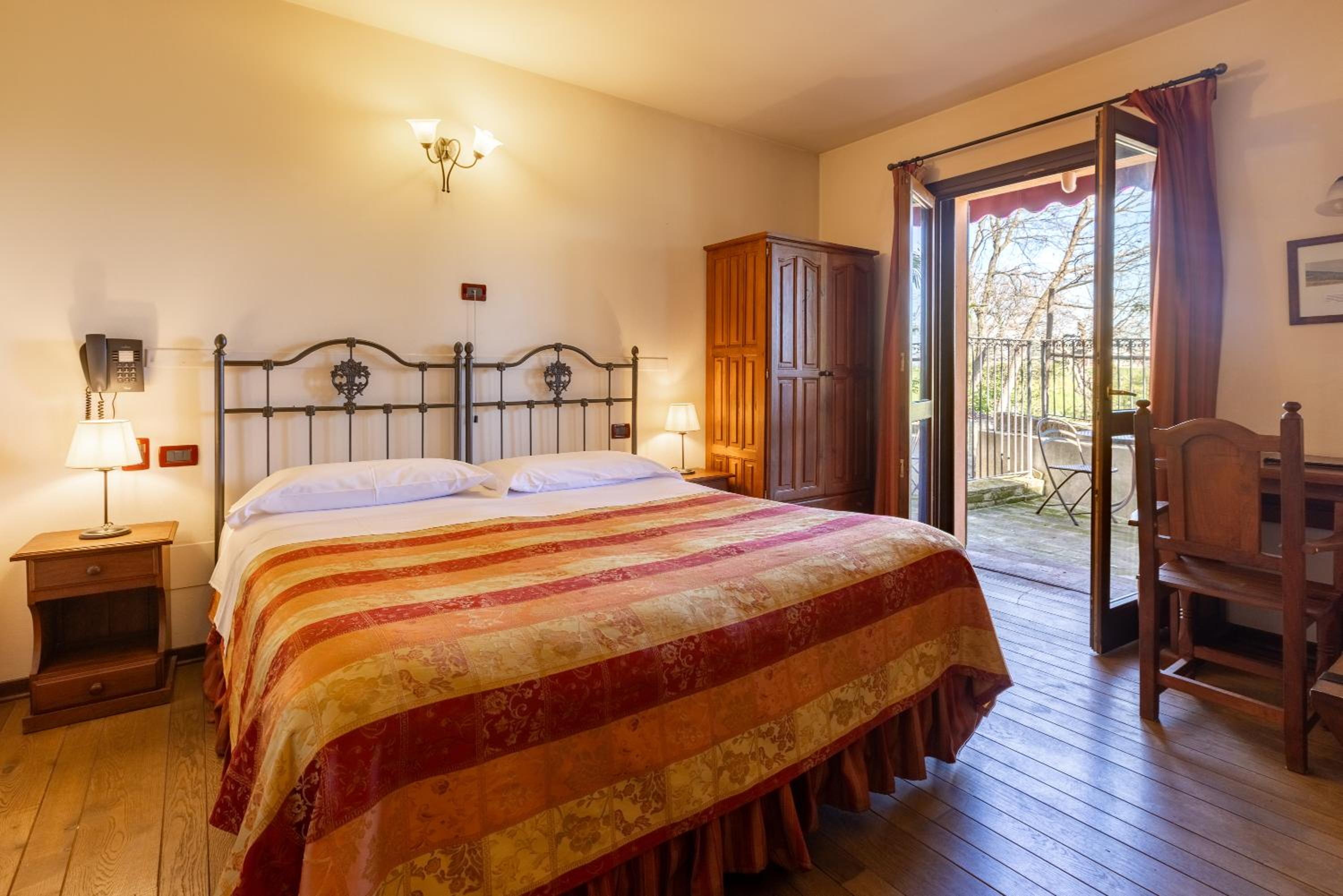 Standard Double or Twin Room - Photo 1