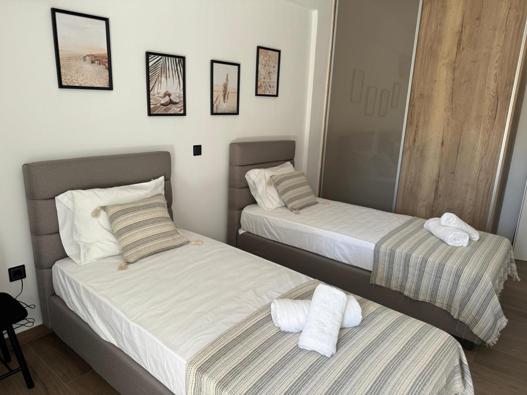 Three-Bedroom Villa photo 3