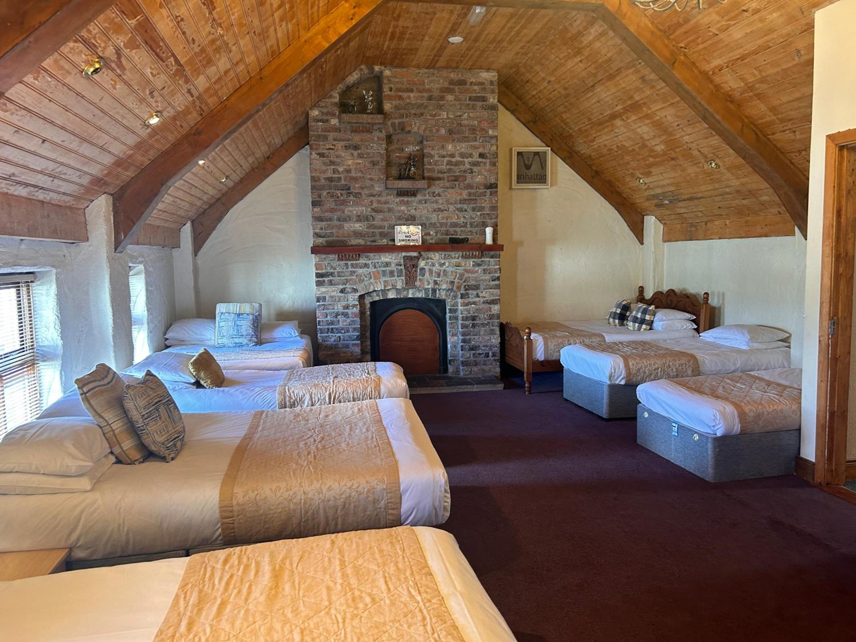 Mixed Dormitory Room photo 1