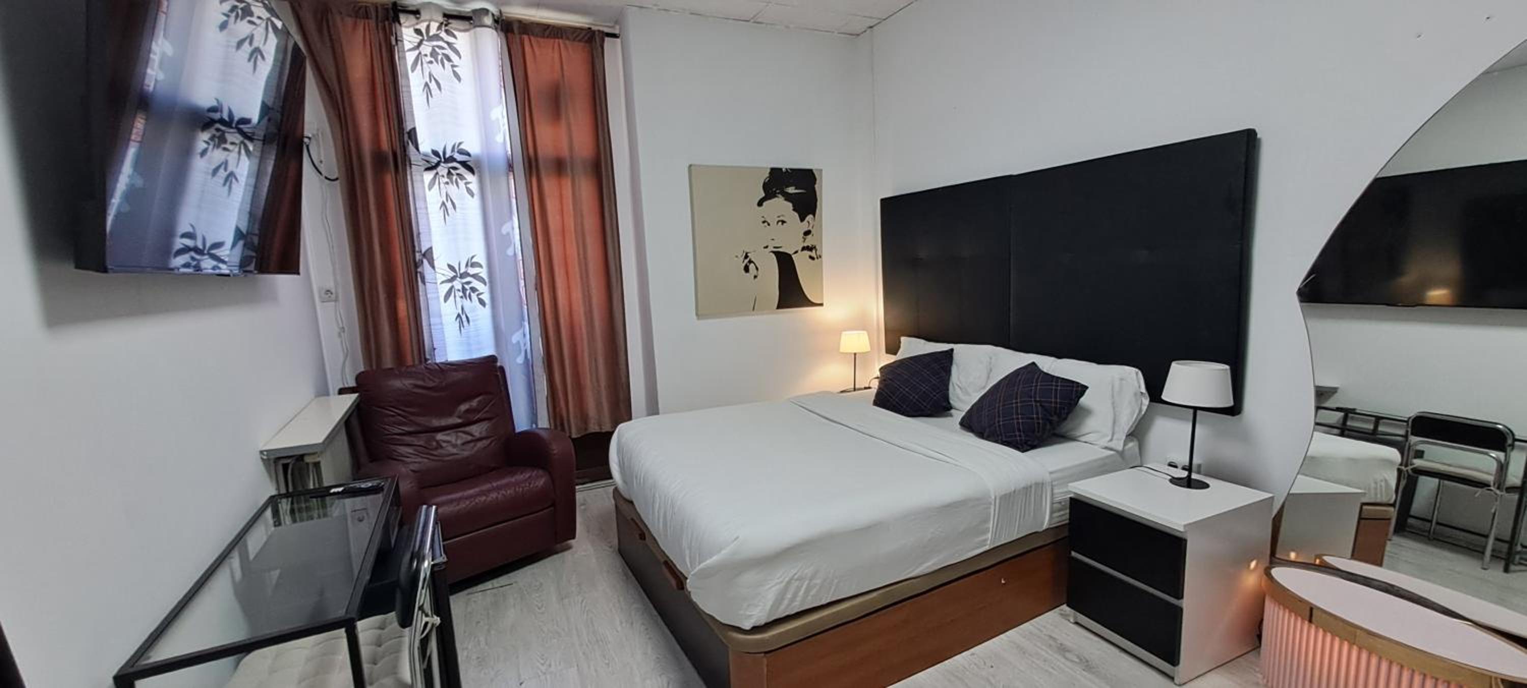 Habitación Doble o Twin Superior con Vista a la Ciudad