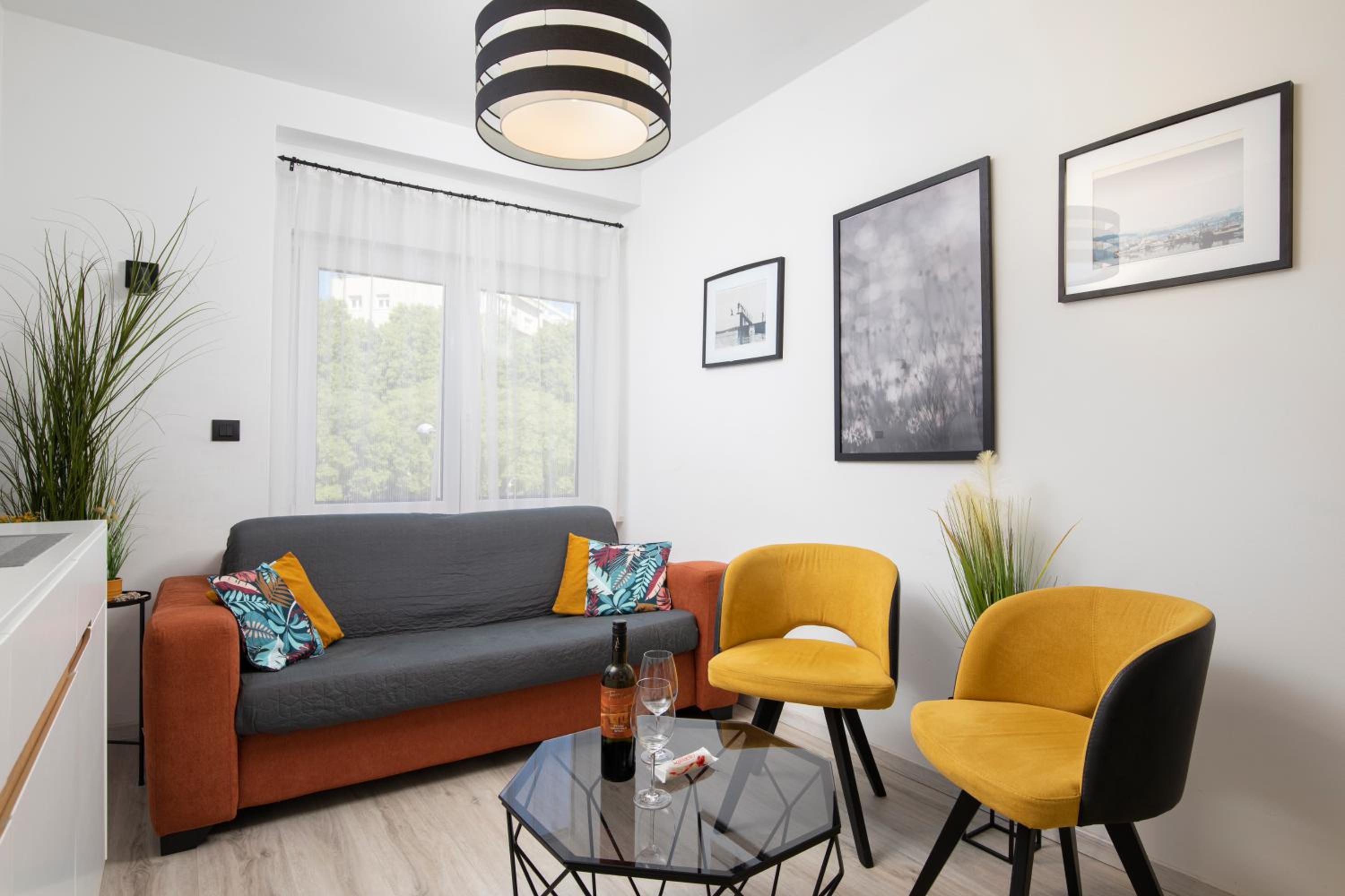One-Bedroom Apartment