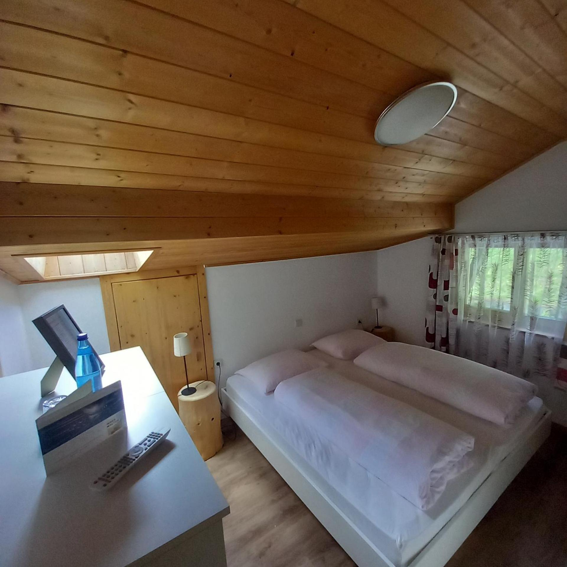 Small Double Room - Photo 2