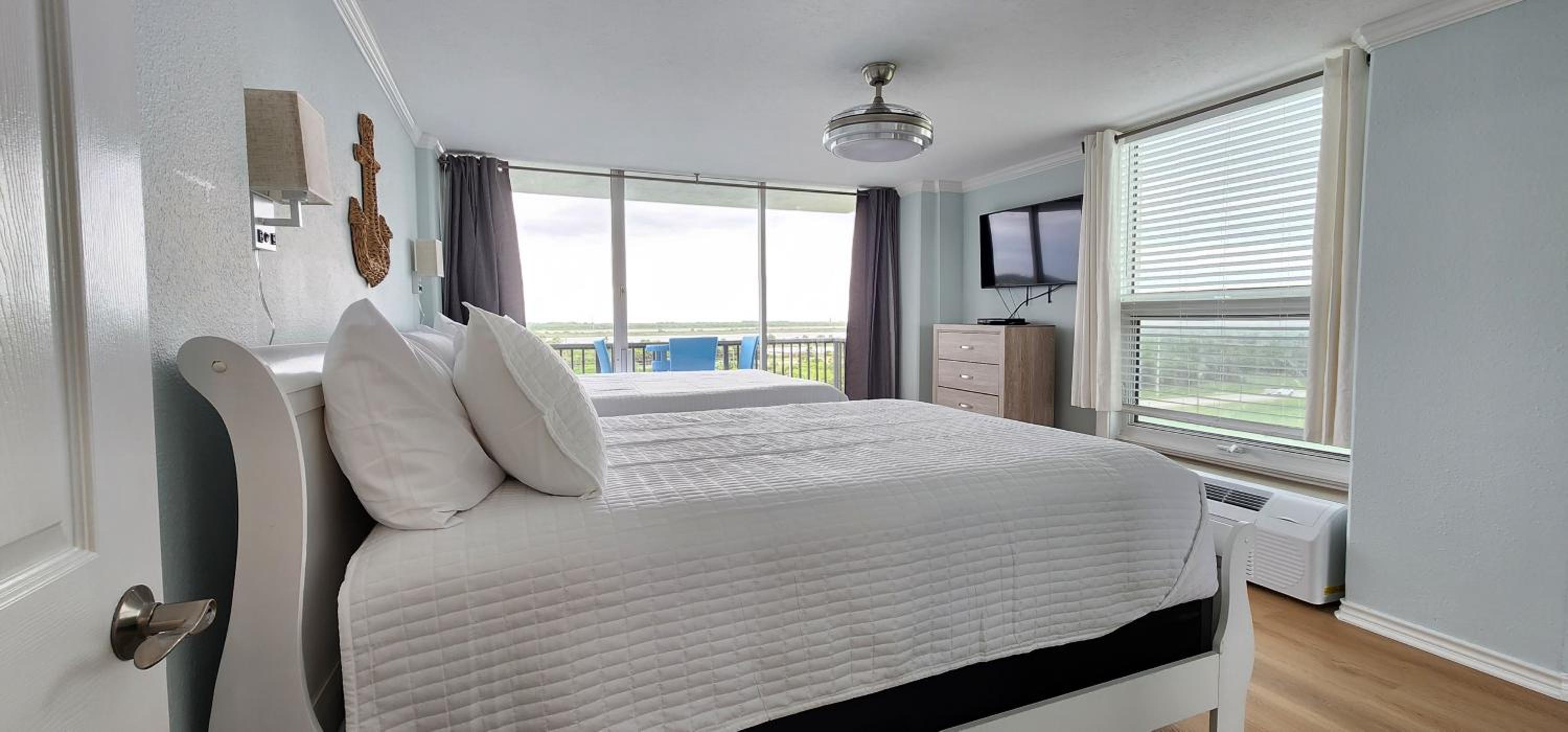 413 (2) Bedroom (2) Bath Sleeps 6