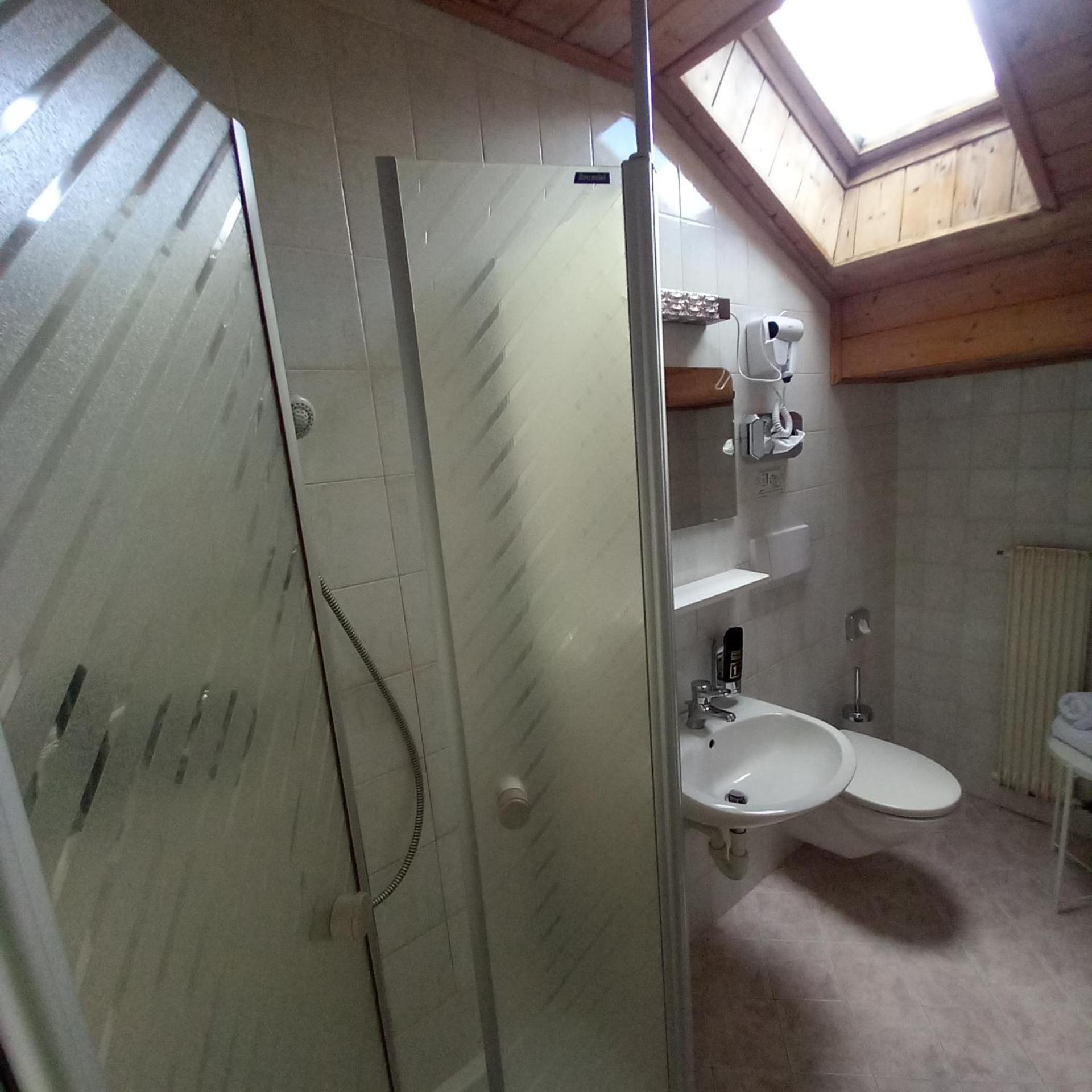 Small Double Room - Photo 5