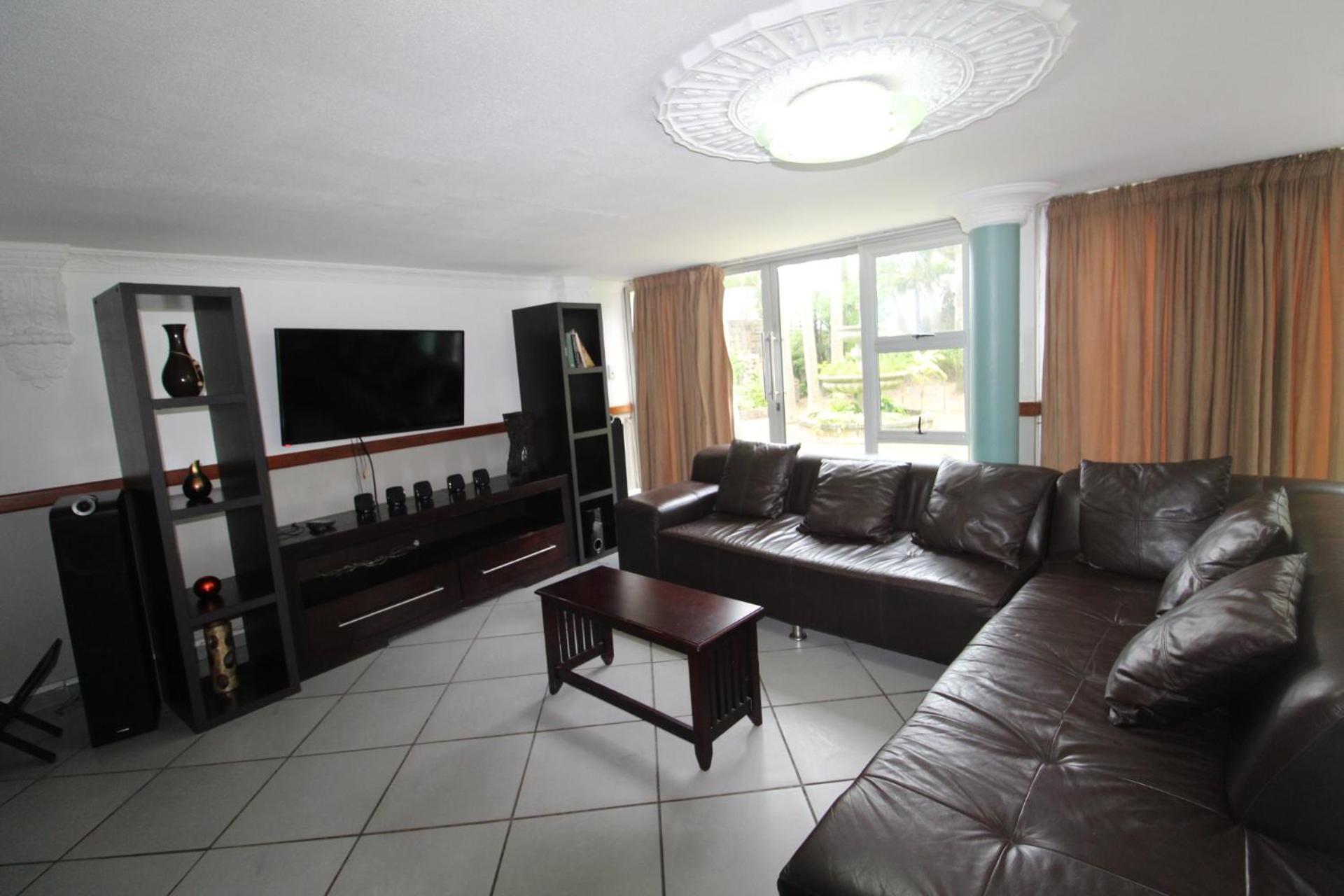 Apartment photo 1