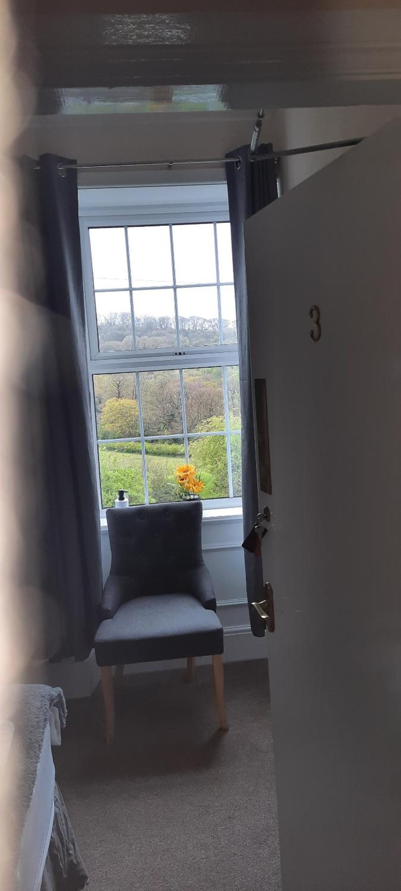 Single Room photo 3