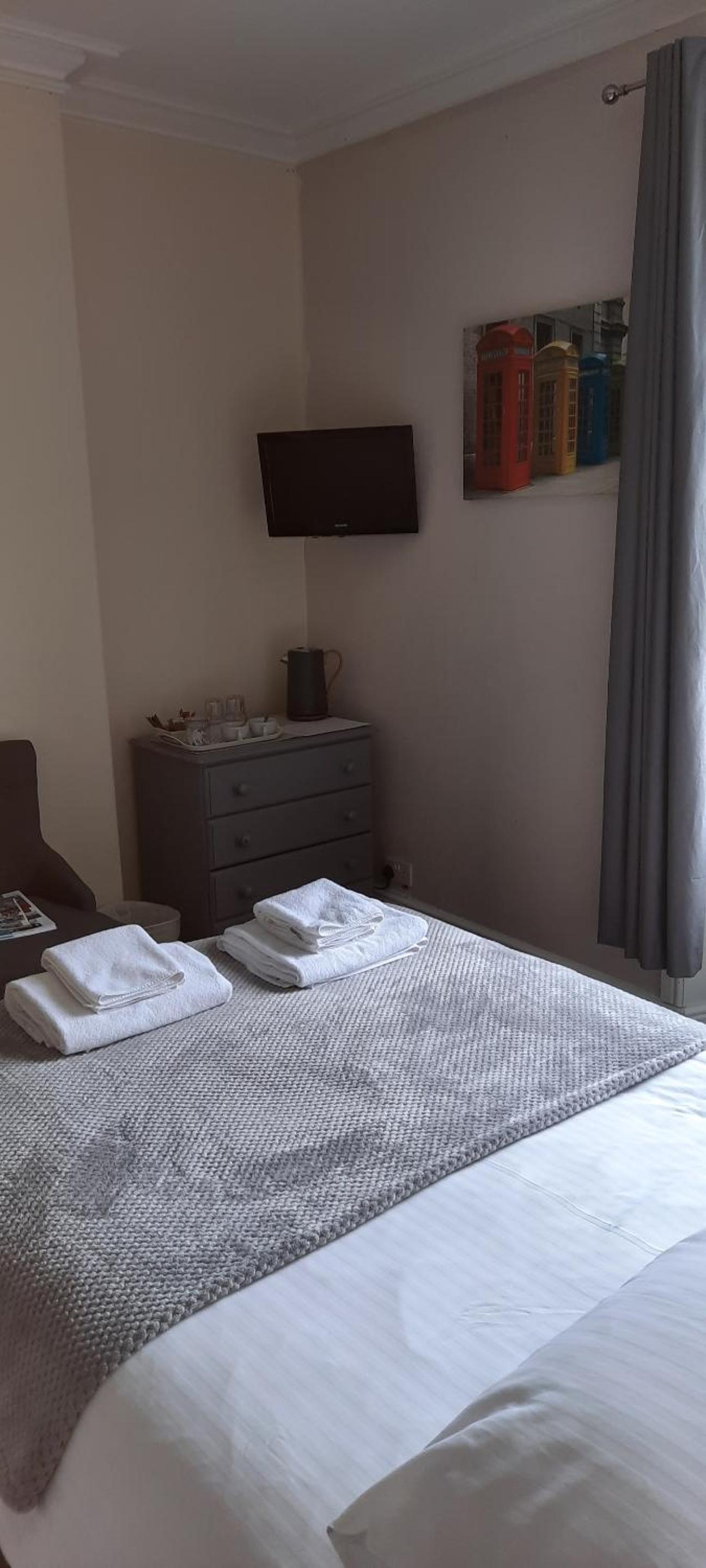 Double Room with Private Bathroom photo 3