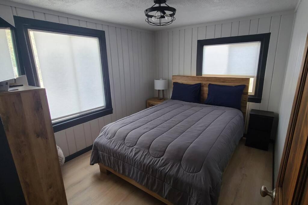 Two-Bedroom House photo 3