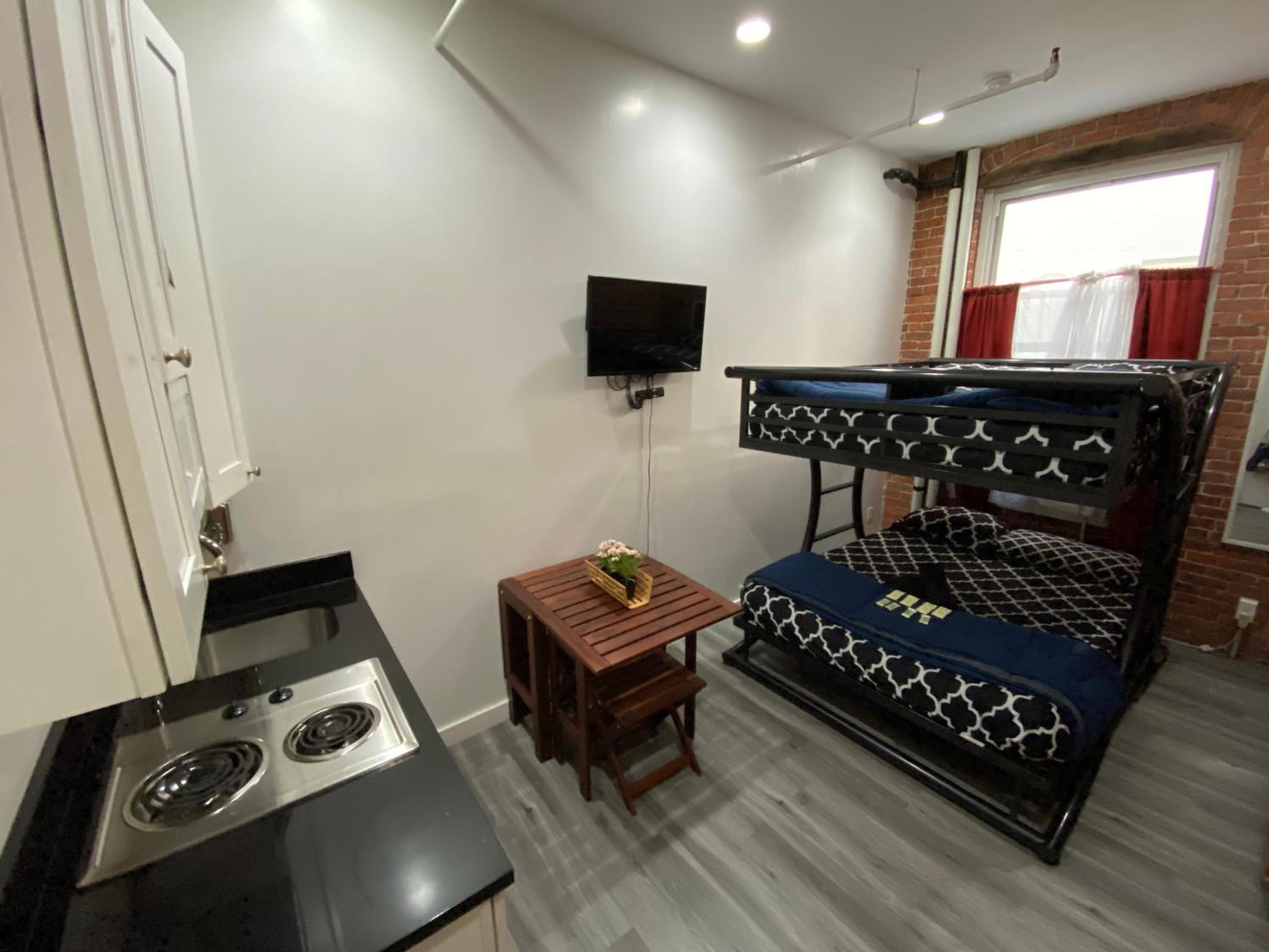 Apartment With Shared Bathroom photo 1