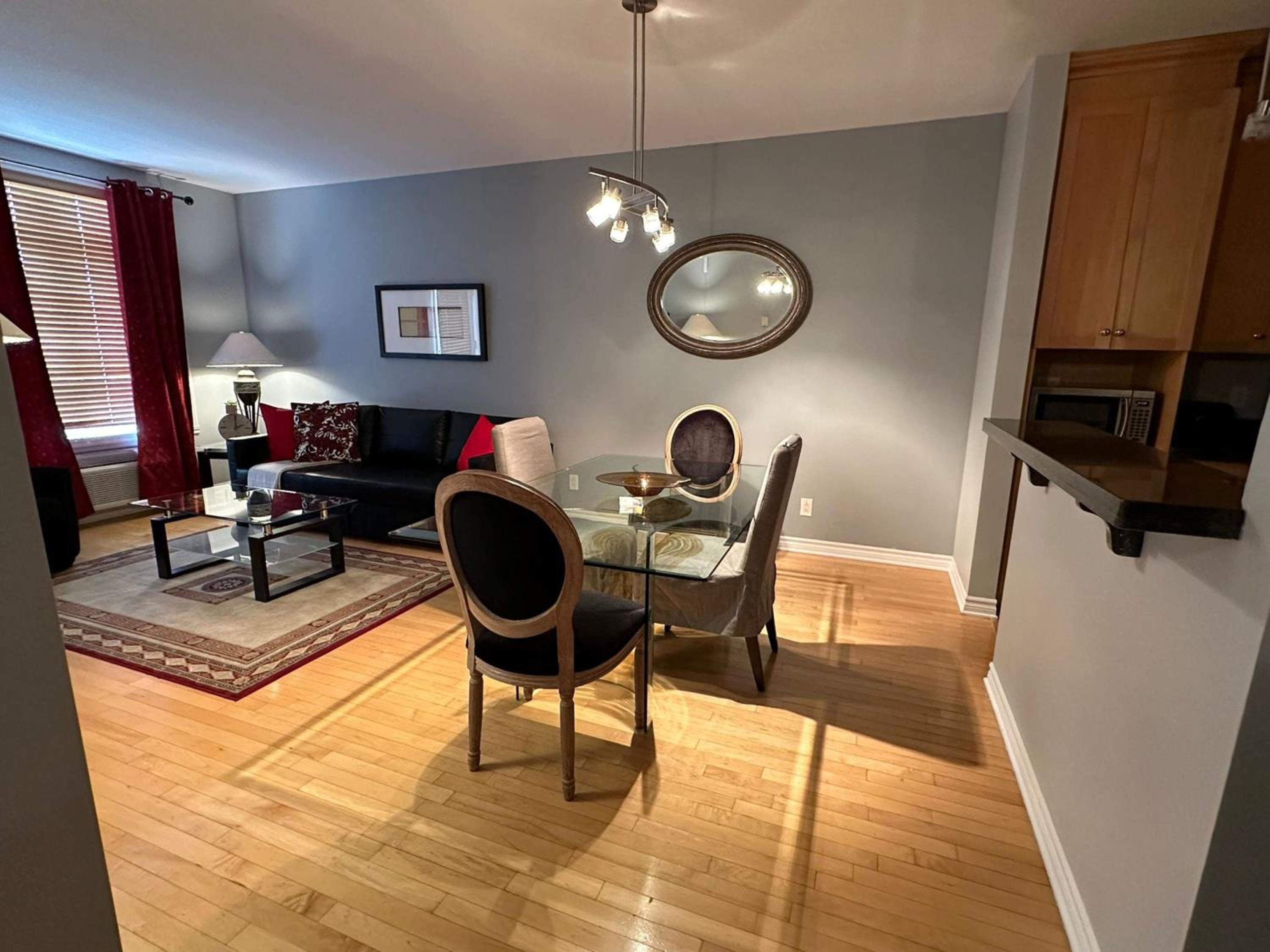 Sunrise Suite 404 thumbnail 6