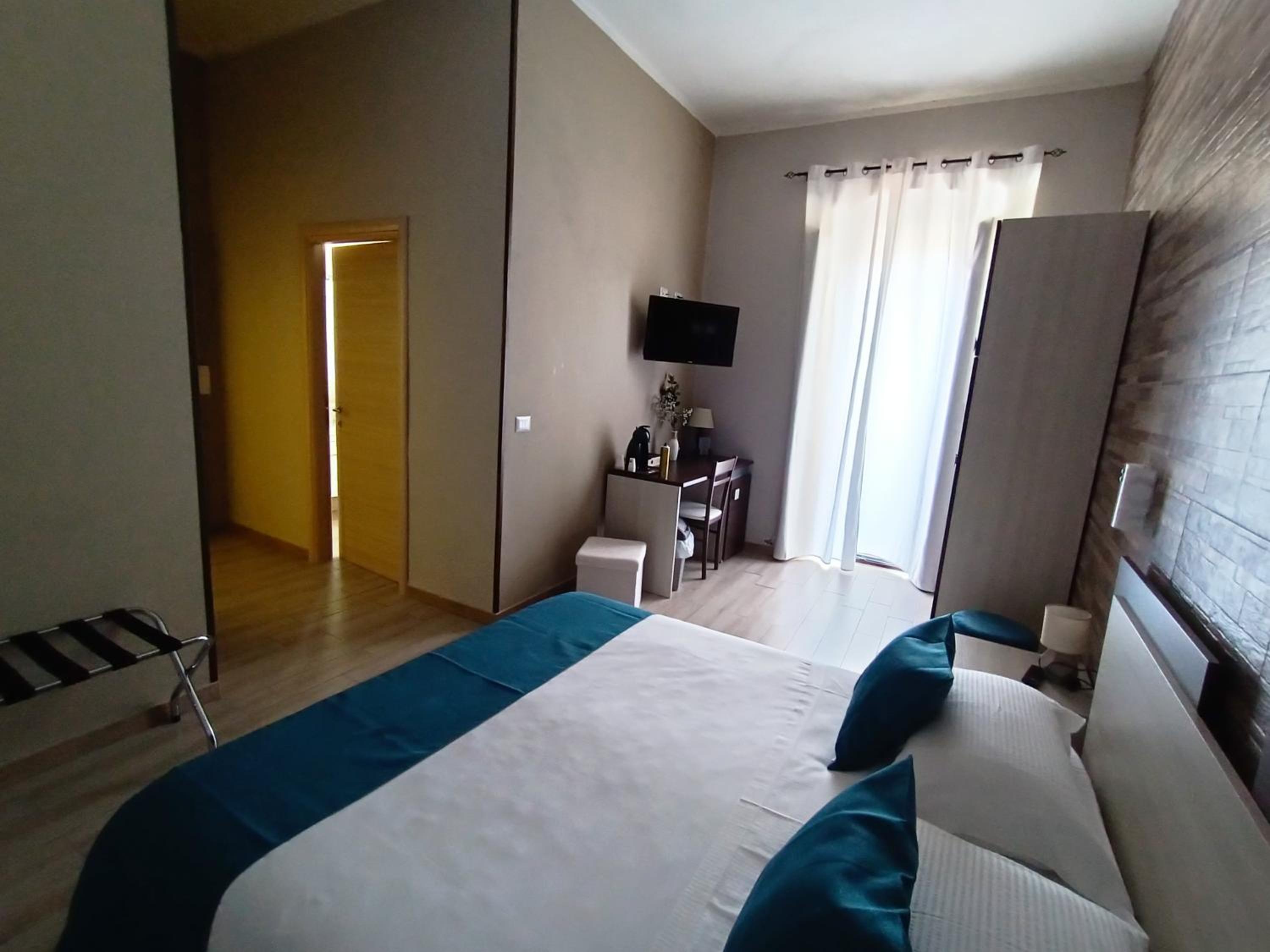 Double Room with Private Bathroom - Photo 5