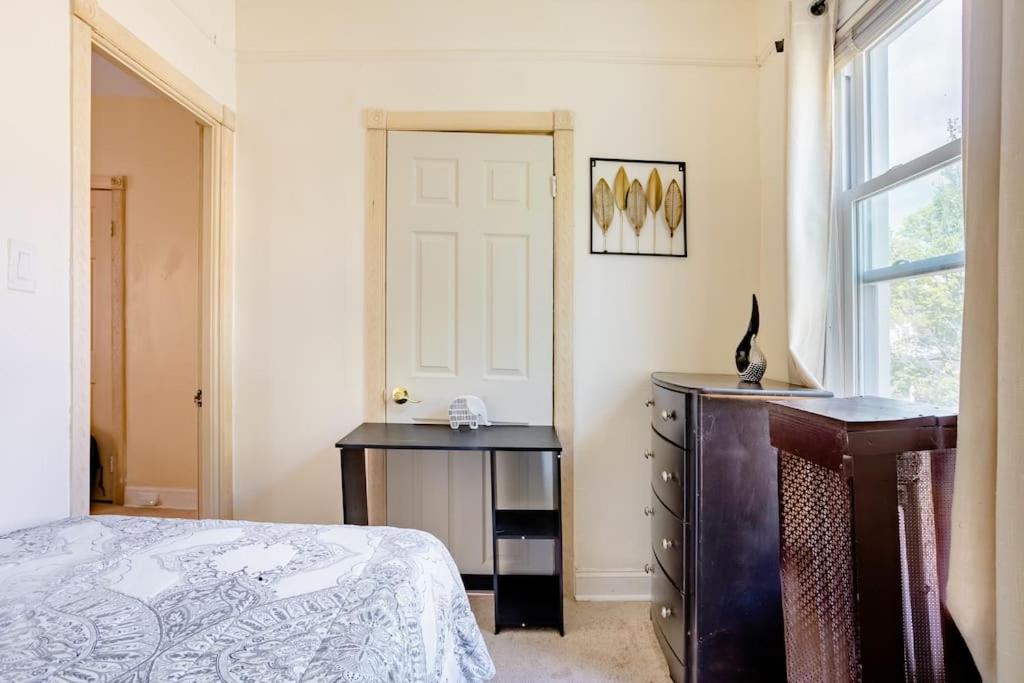 Twin Room with Shared Bathroom