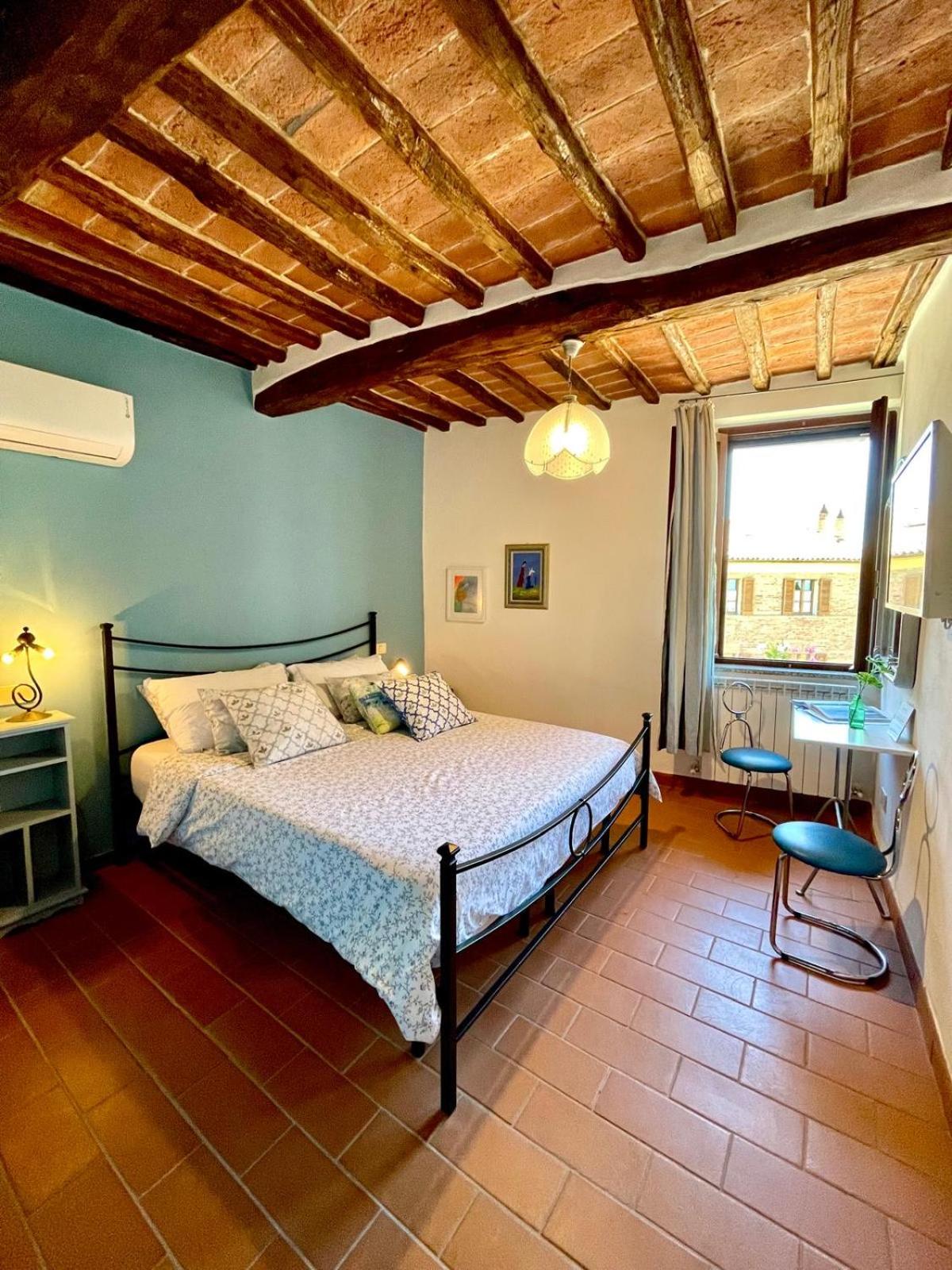 Double Room with Private Bathroom photo 1