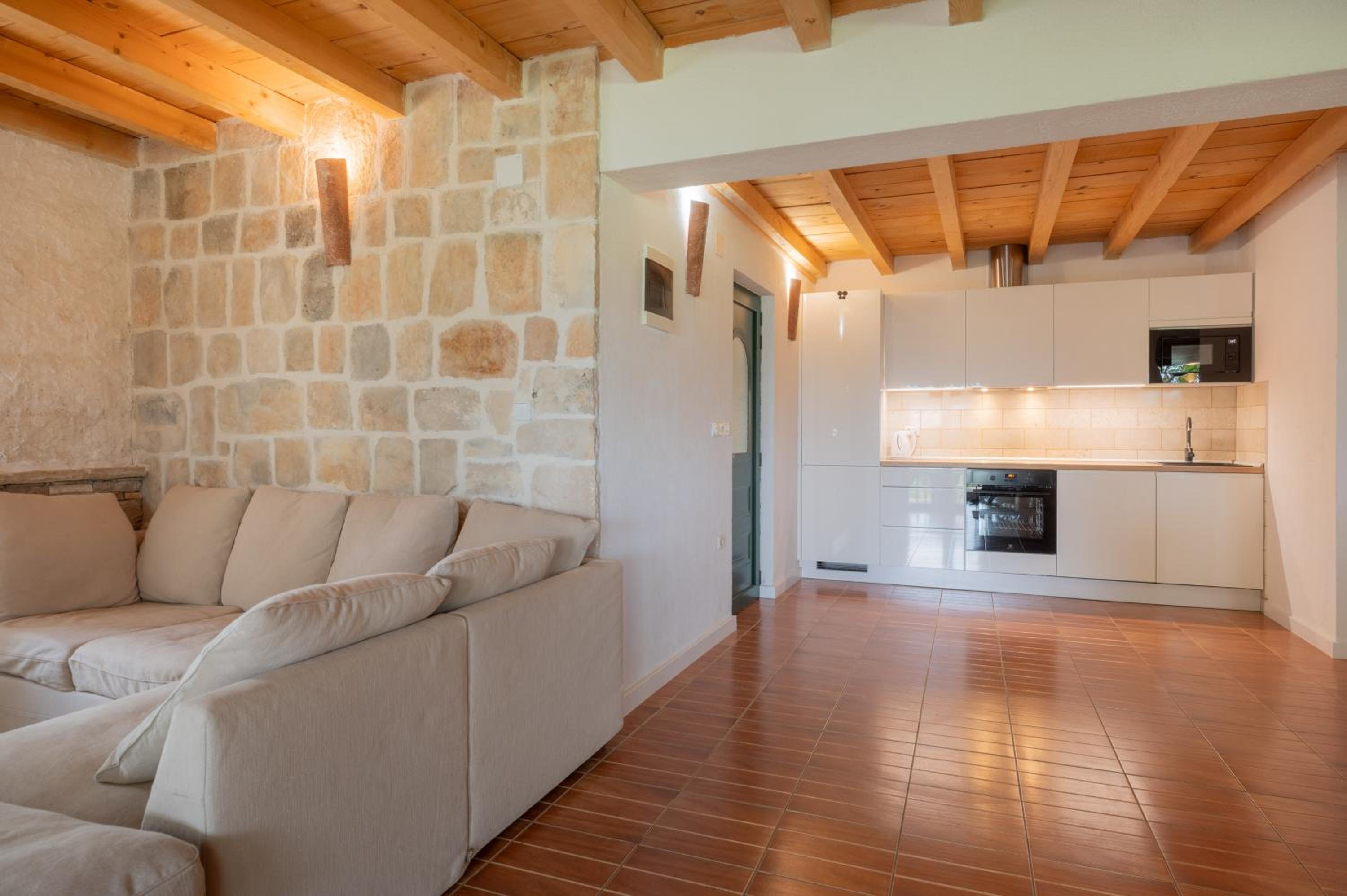 Villa with Private Pool - Photo 5