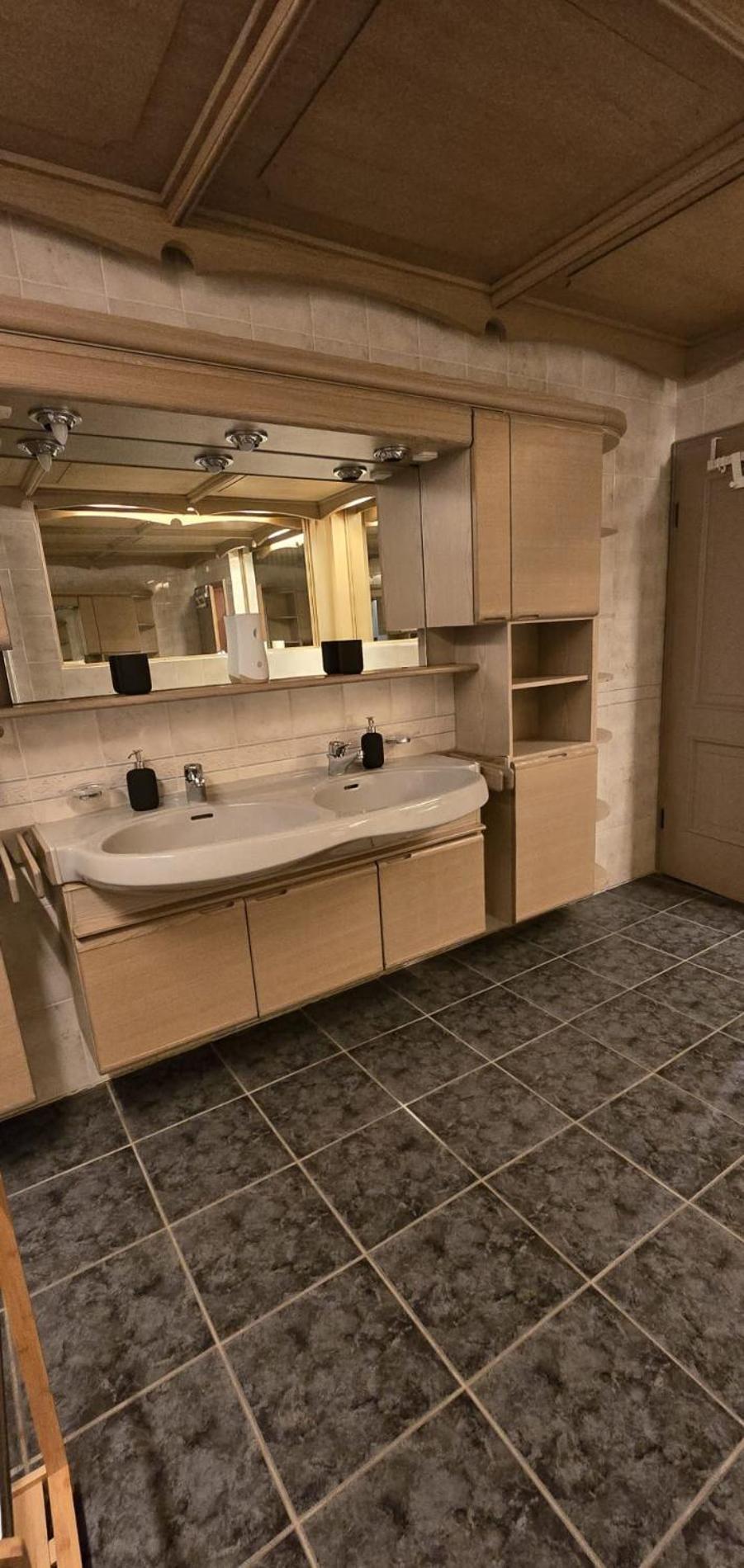 Three-Bedroom Apartment photo 2
