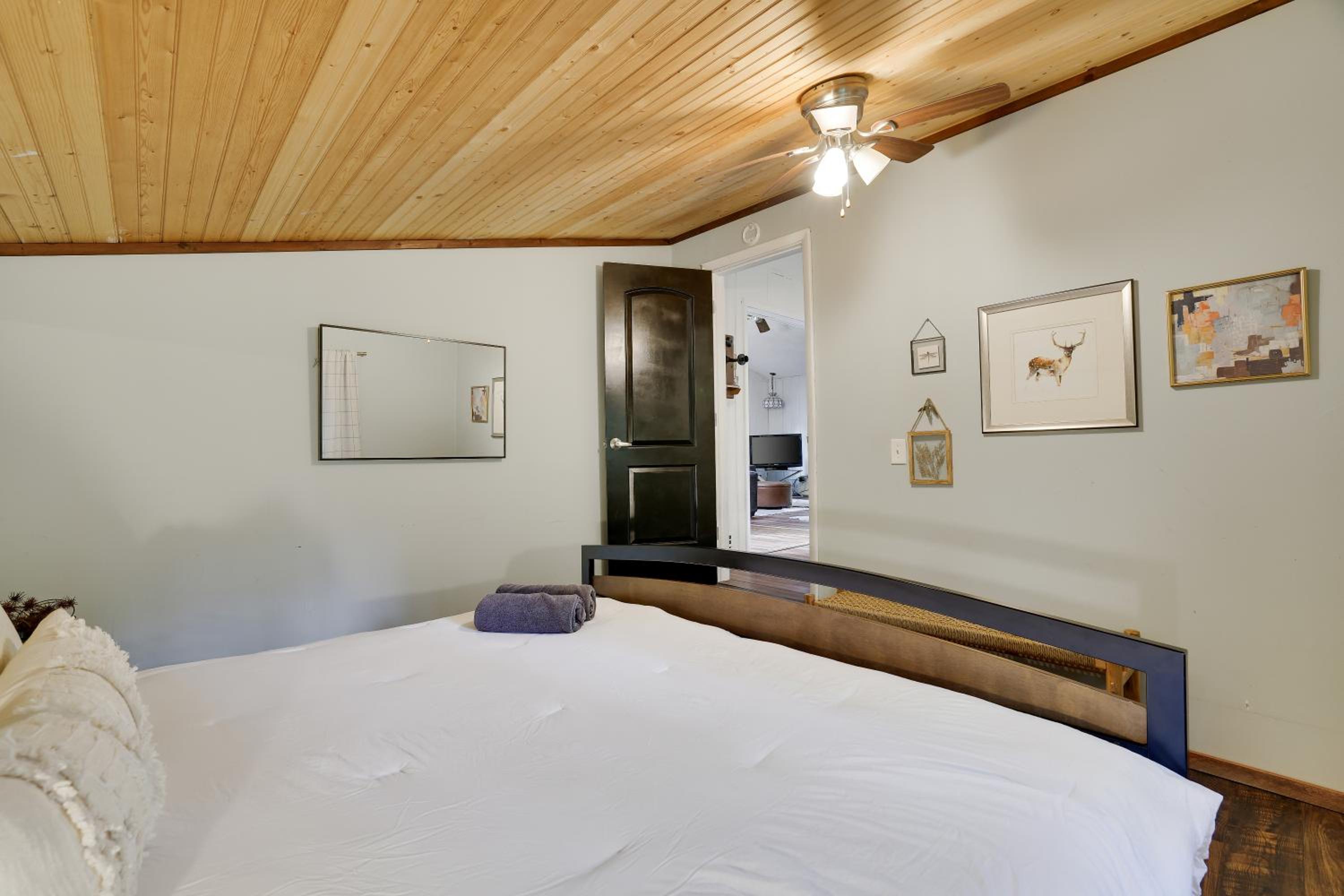 Deluxe Family Room photo 3