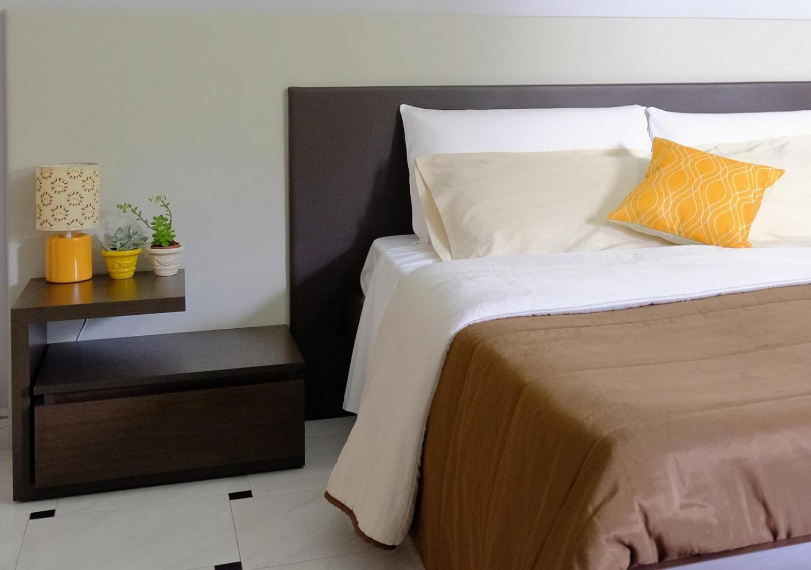 Quadruple Room with Private Bathroom - Photo 21