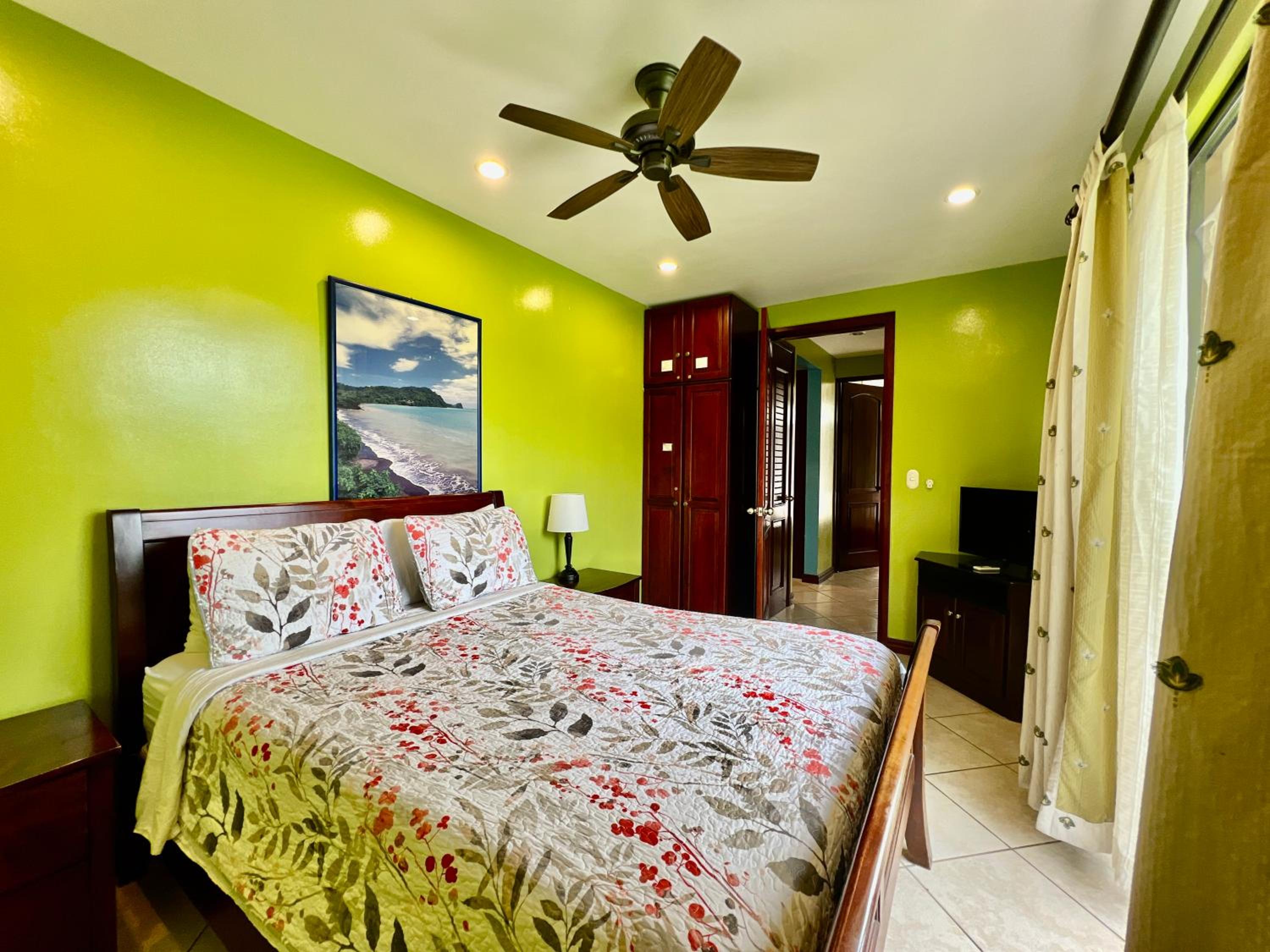Two-Bedroom Apartment with Balcony - Photo 15