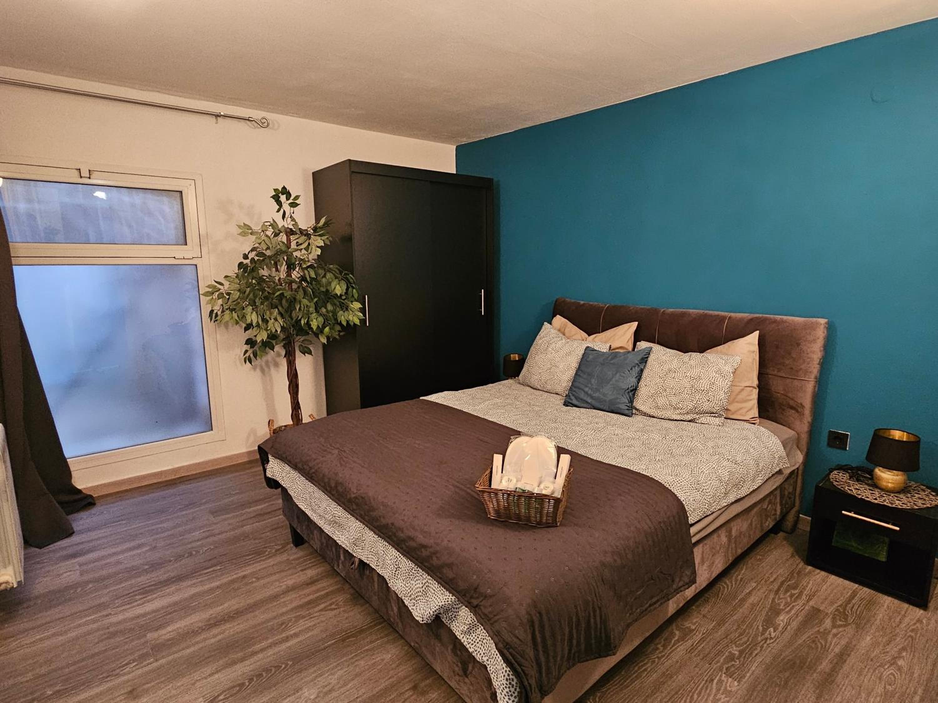 One-Bedroom Apartment photo 2