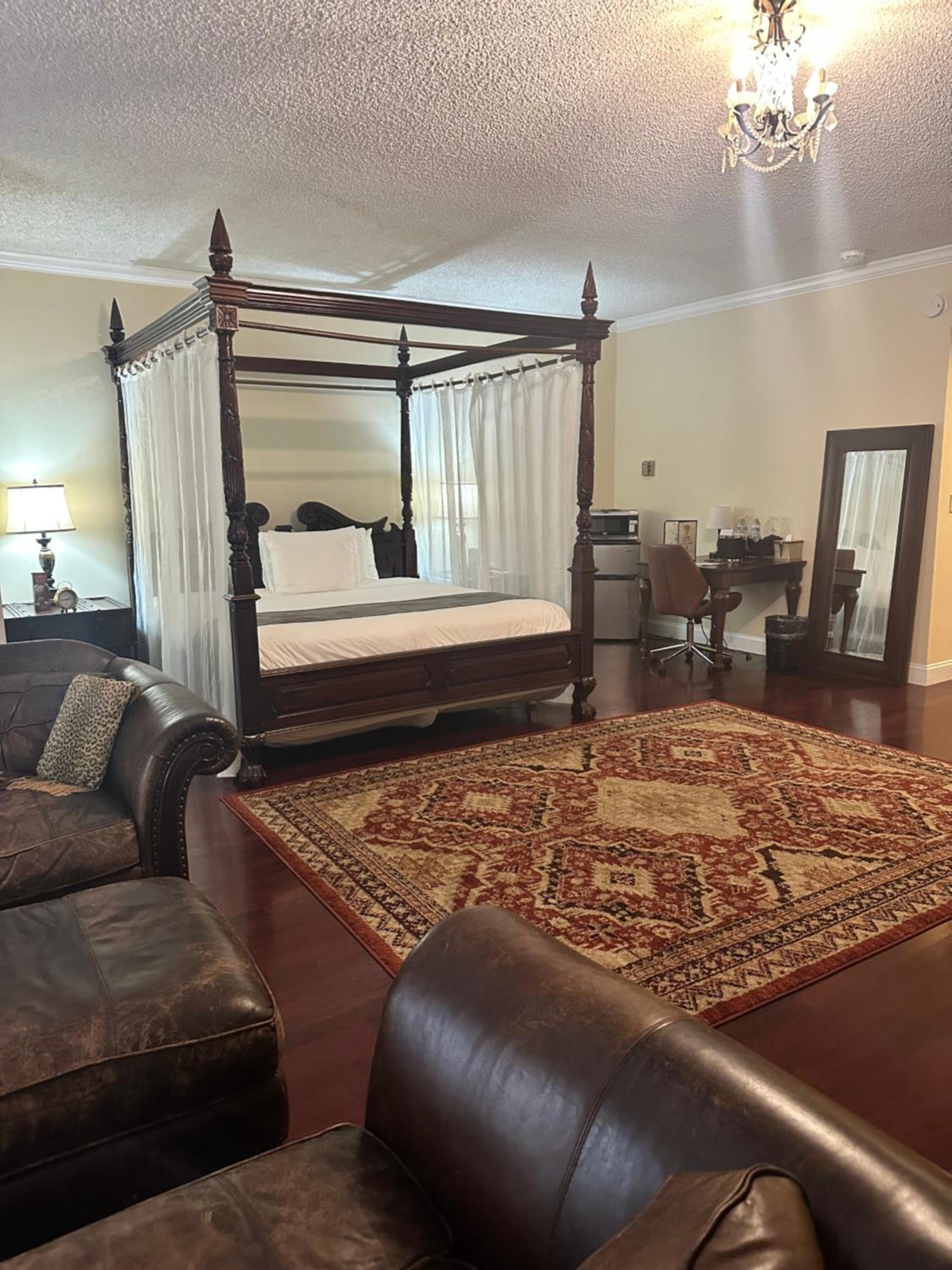 King Suite - Photo 2