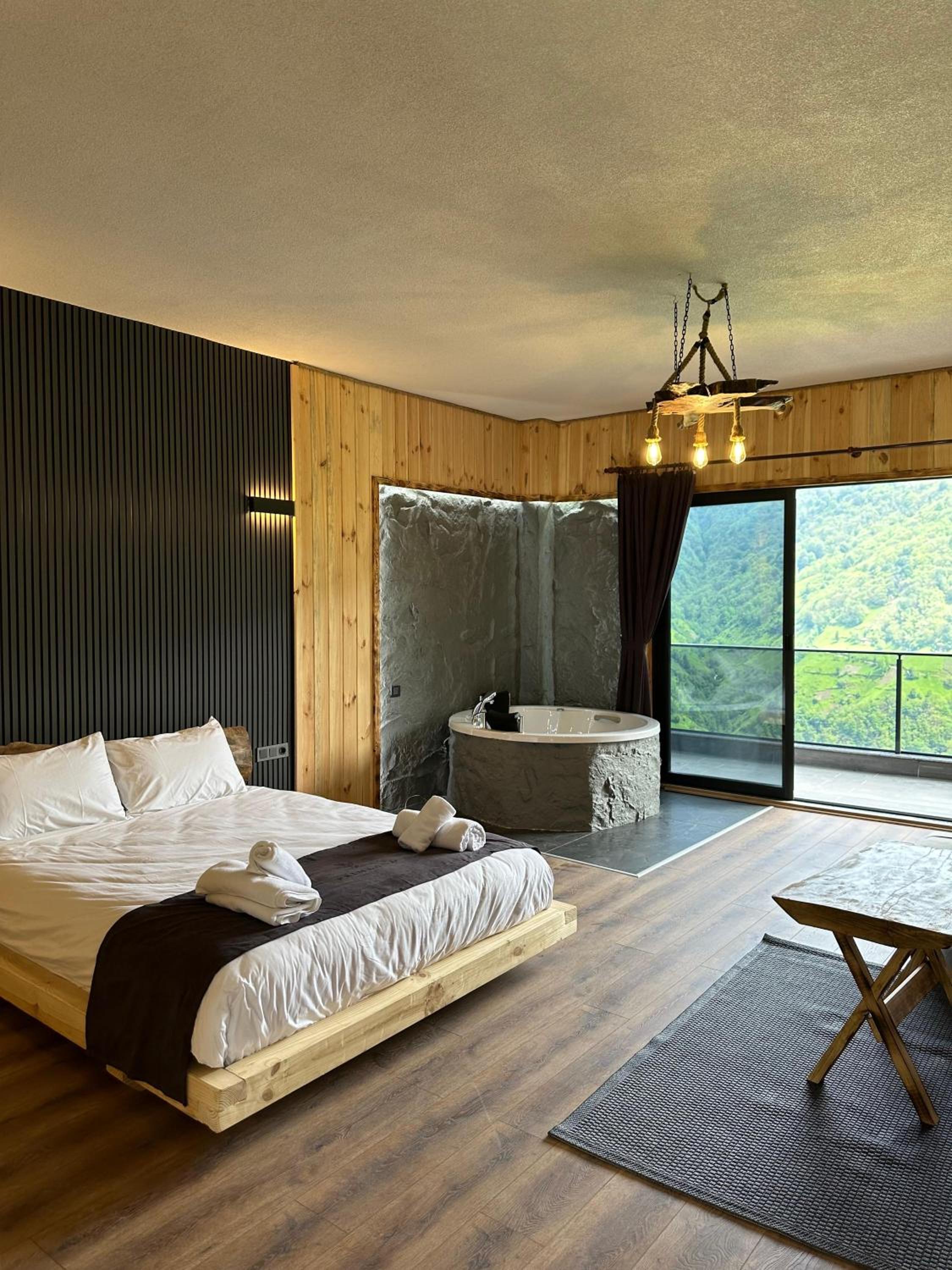 Deluxe Room (2 Adults + 1 Child)