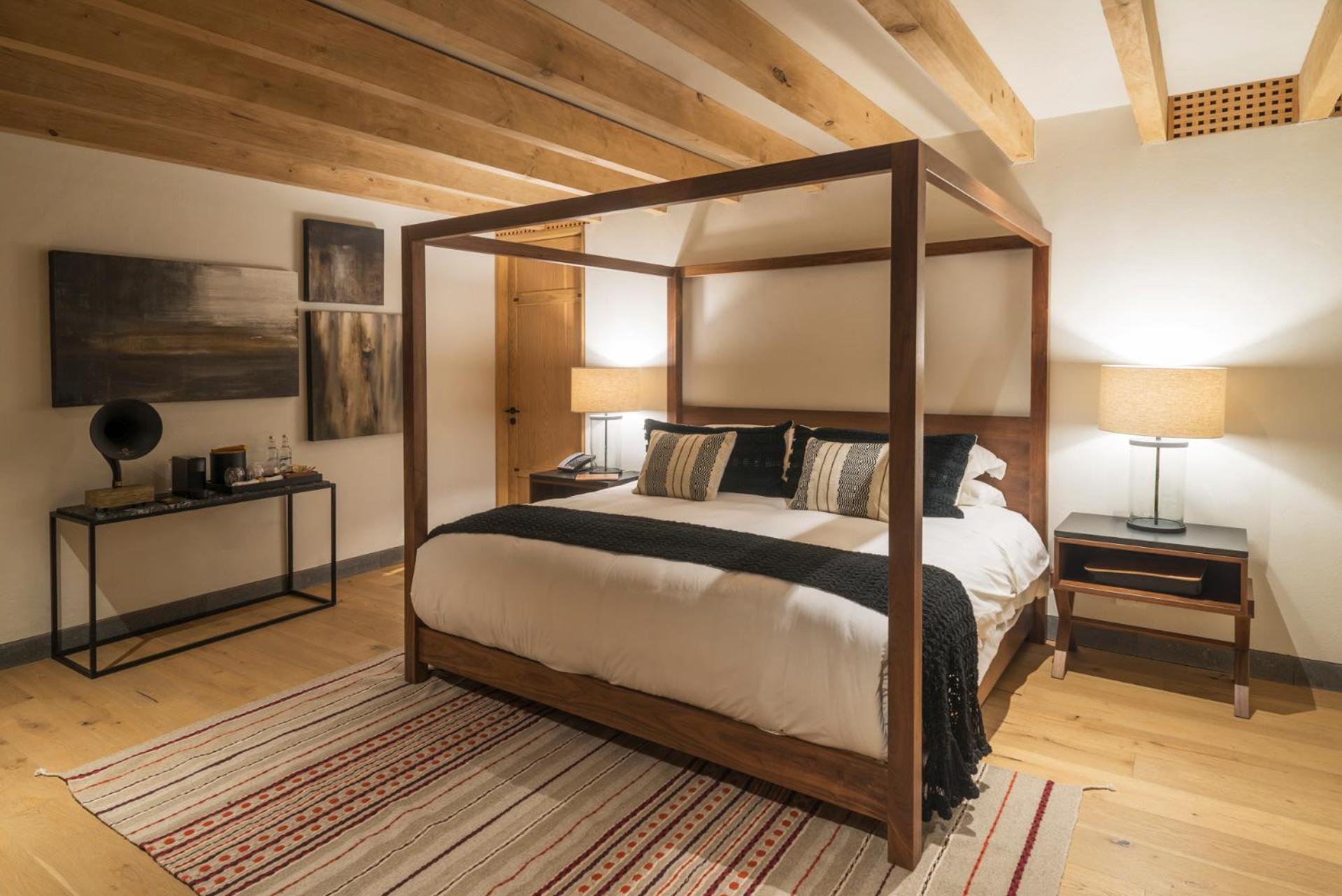 Deluxe Suite photo 1