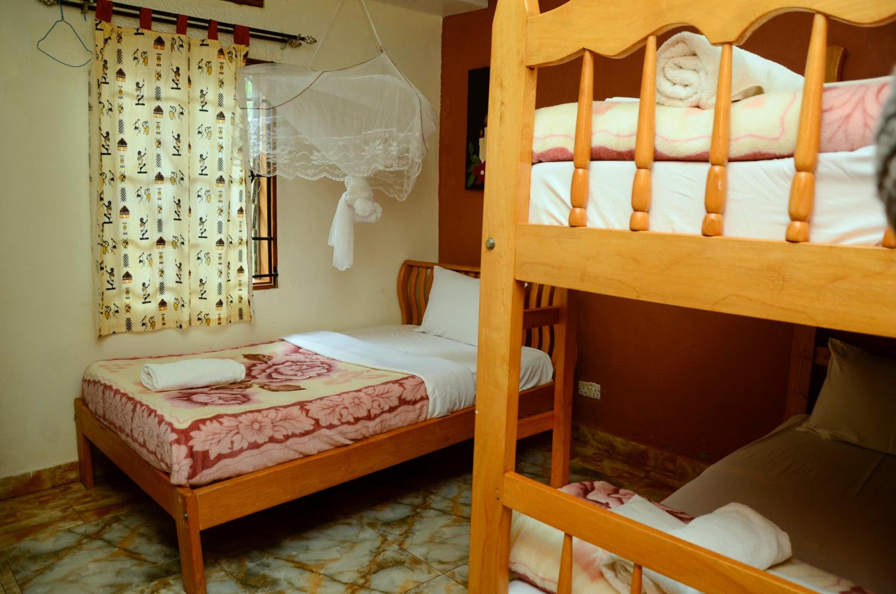 Standard Triple Room - Photo 13