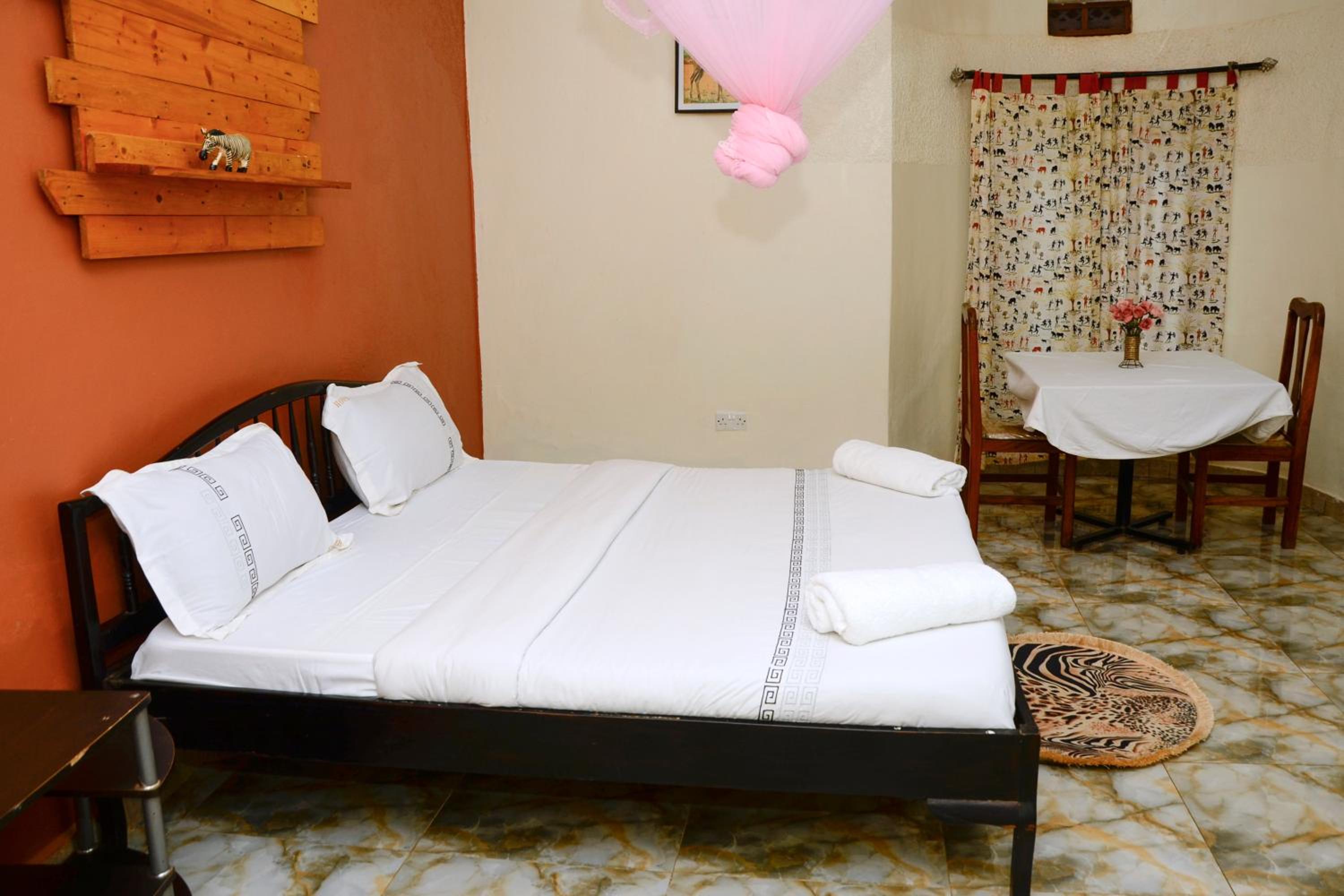 Double Room - Photo 29