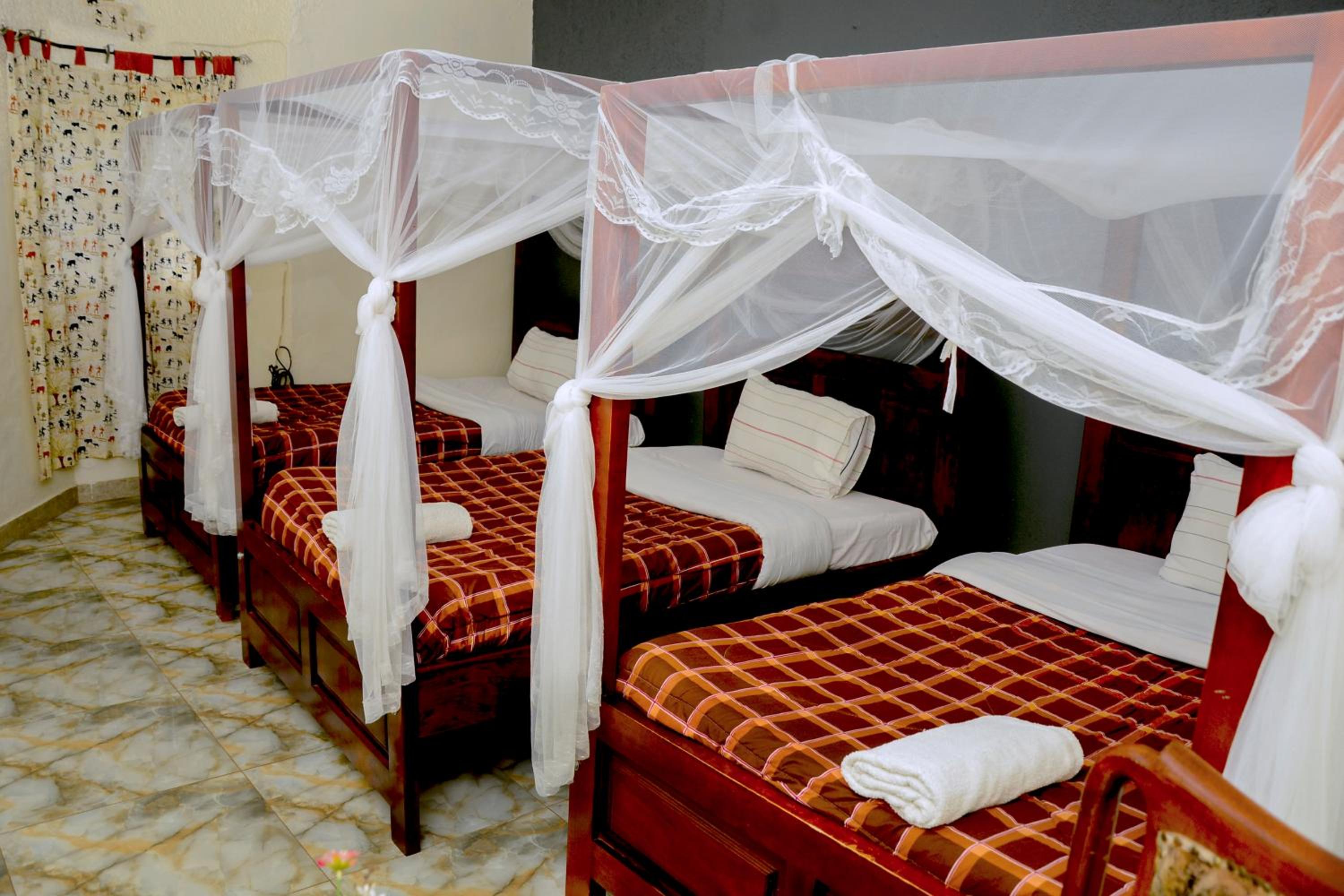 Standard Triple Room - Photo 15
