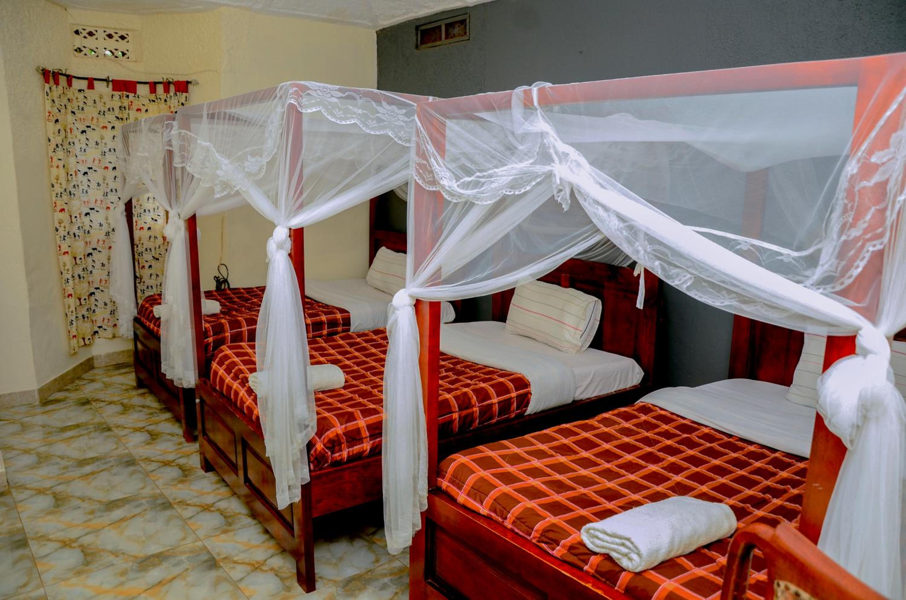 Standard Triple Room - Photo 16