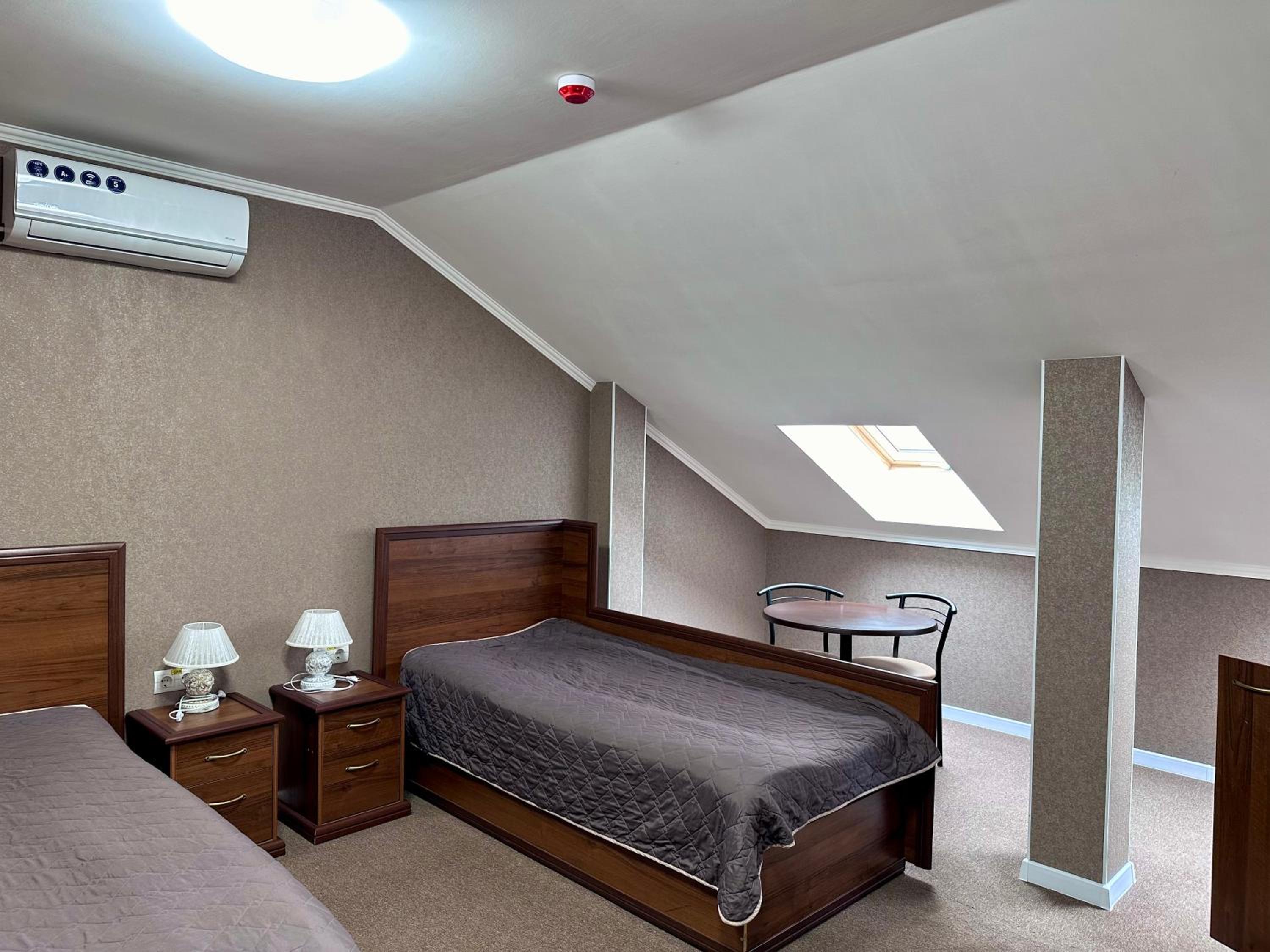 Deluxe Twin Room photo 3