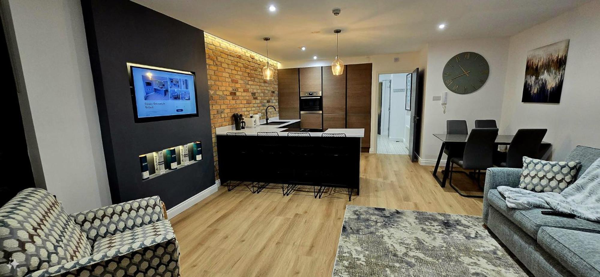 Two-Bedroom Apartment with Terrace photo 2