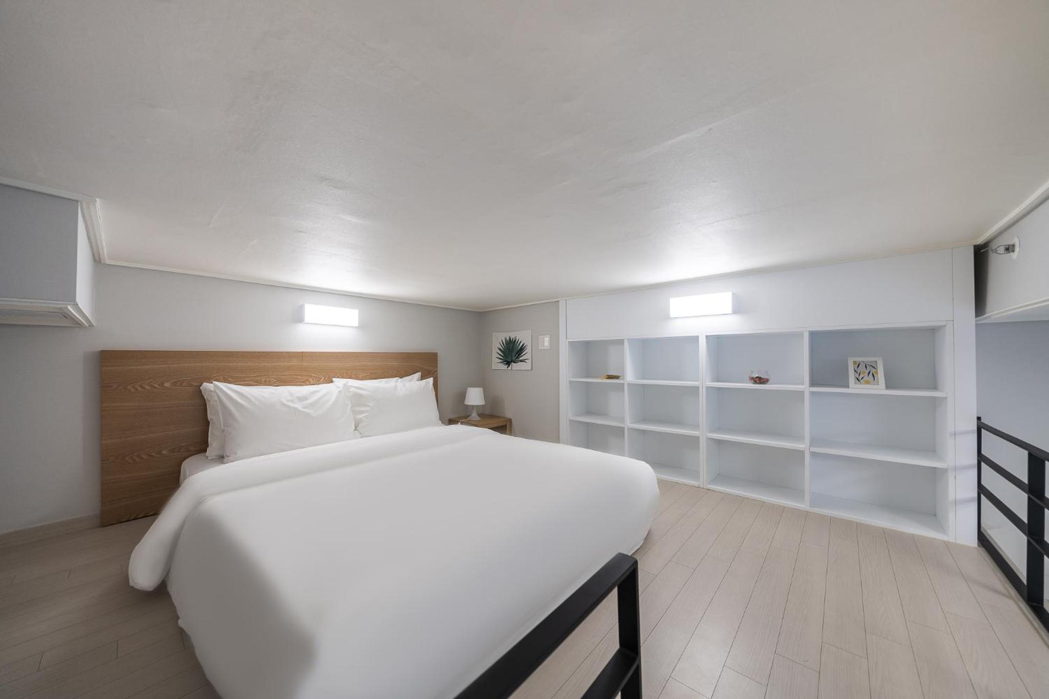 Standard Double or Twin Room with Balcony - Photo 3