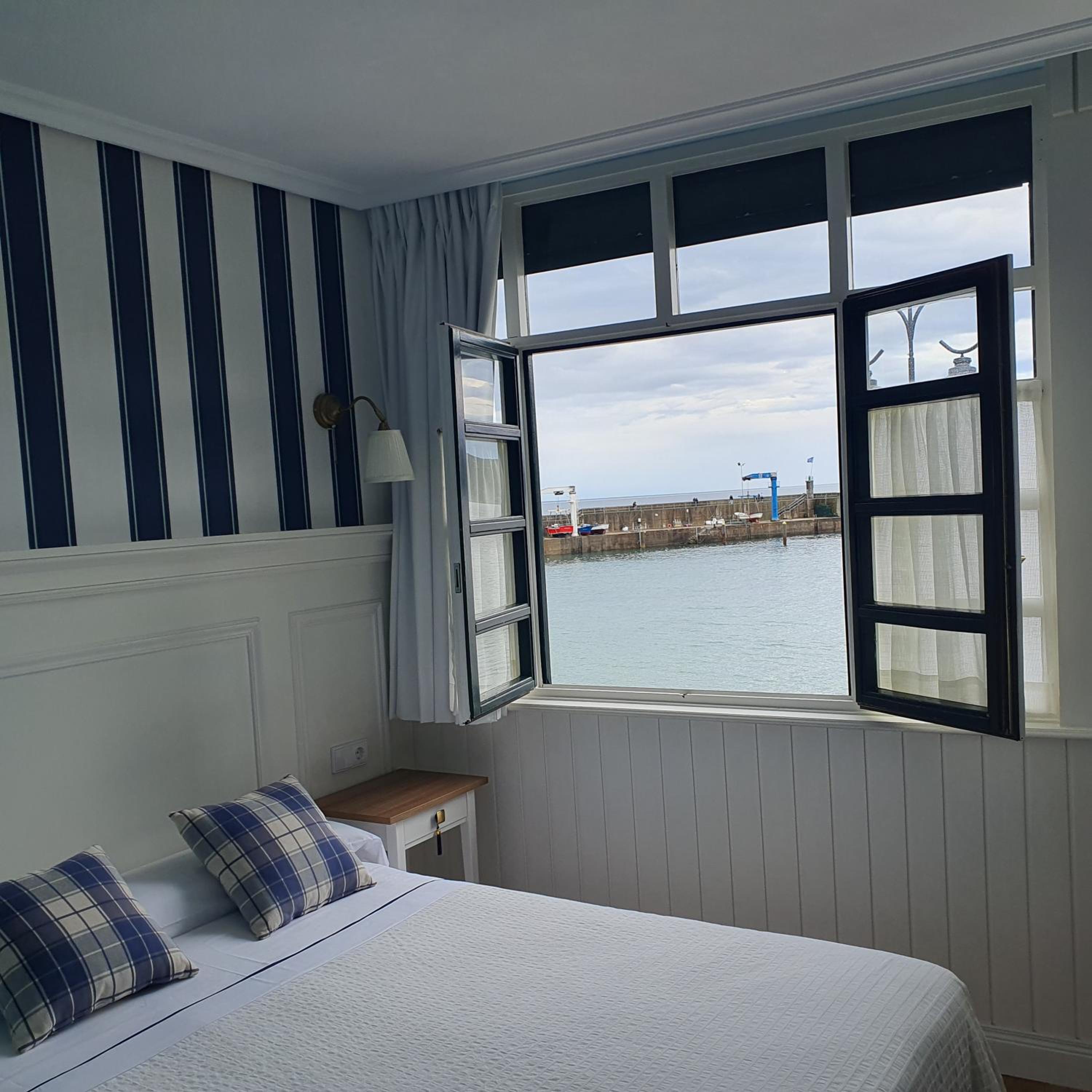 Double Room with Sea View photo 2