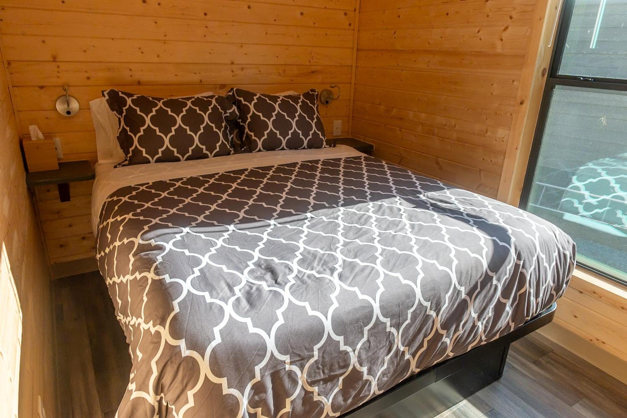 Deluxe Bungalow