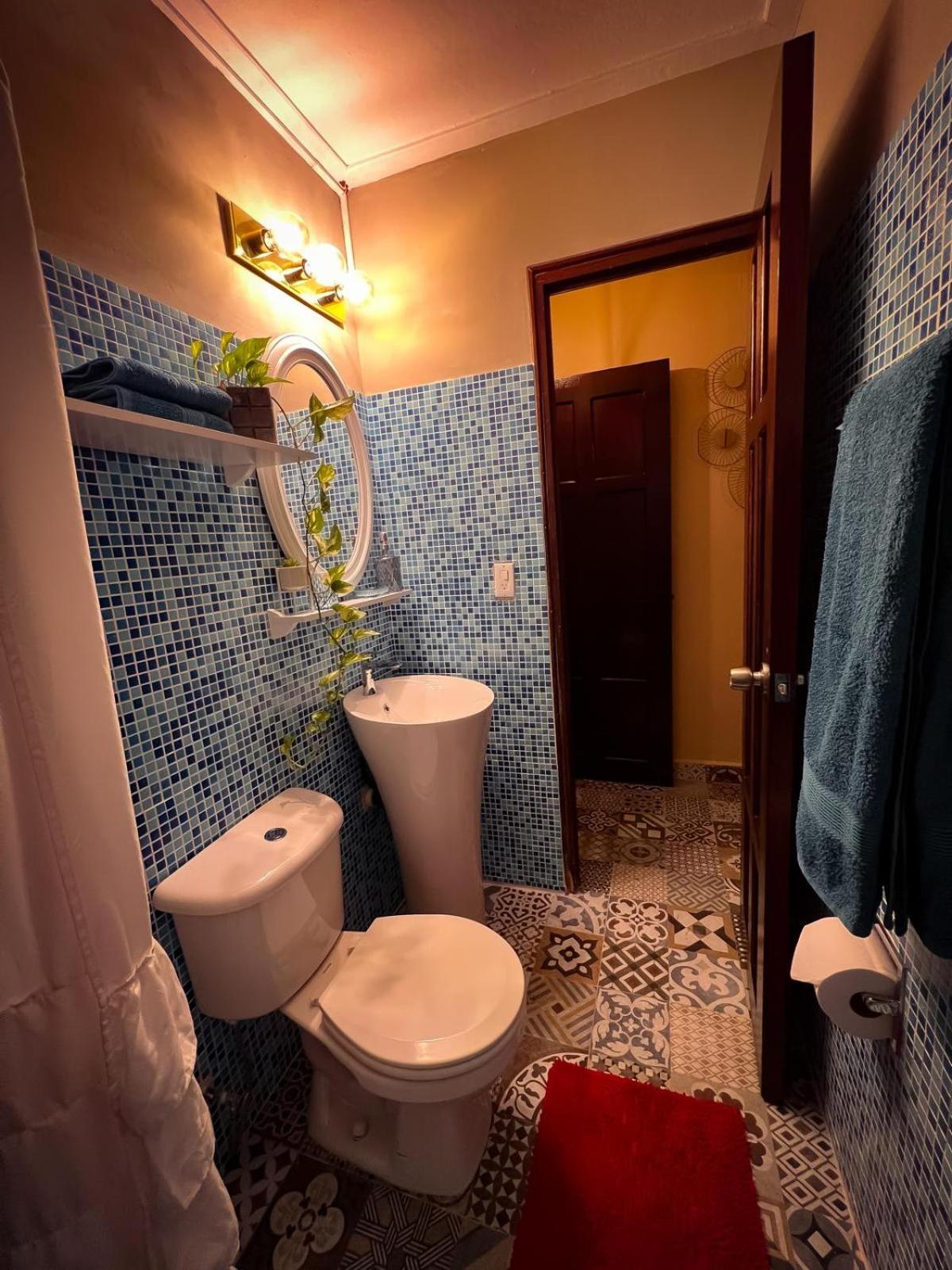 Standard Queen Room photo 2