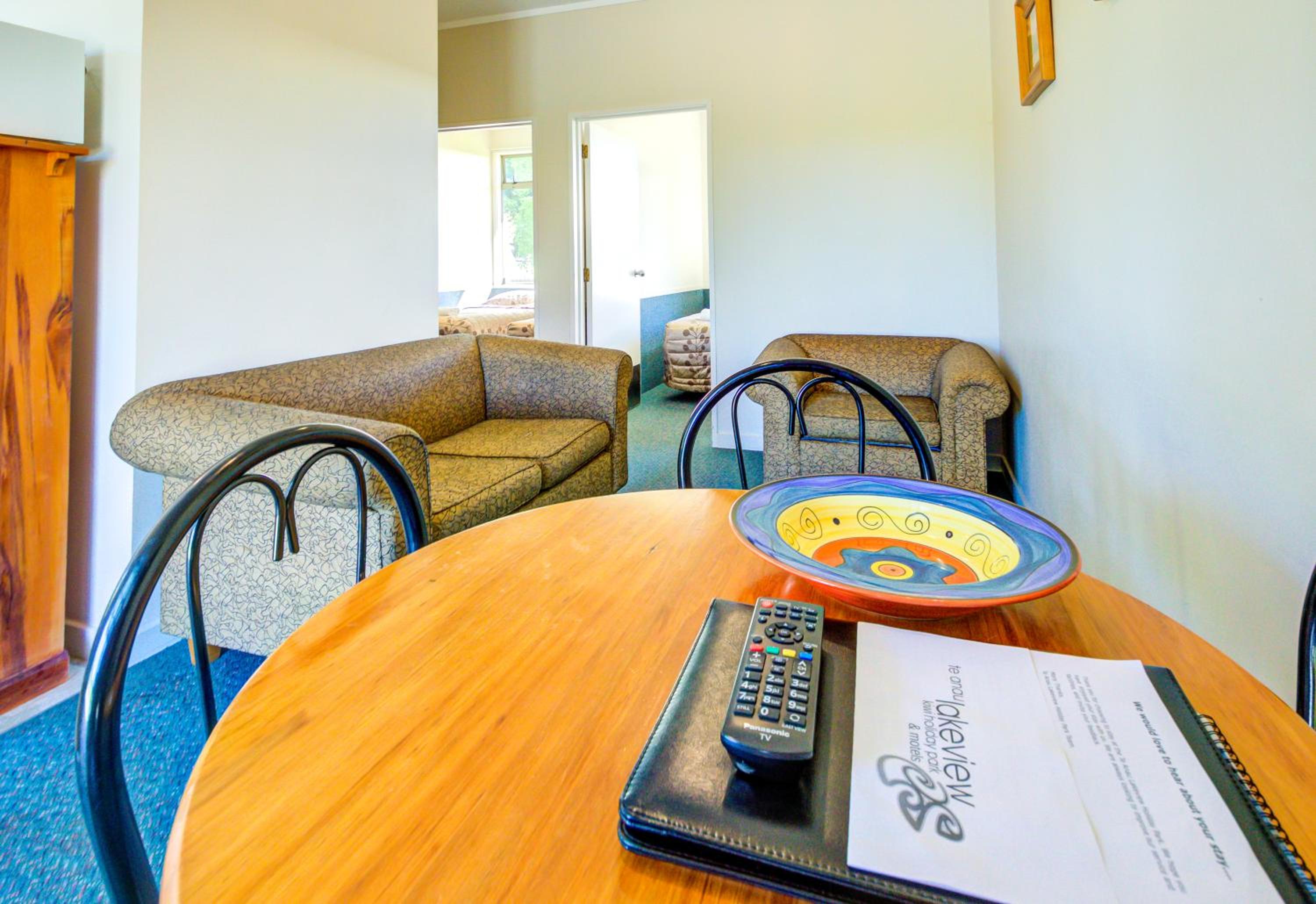 Family Two Bedroom Suite with Park View - Photo 28