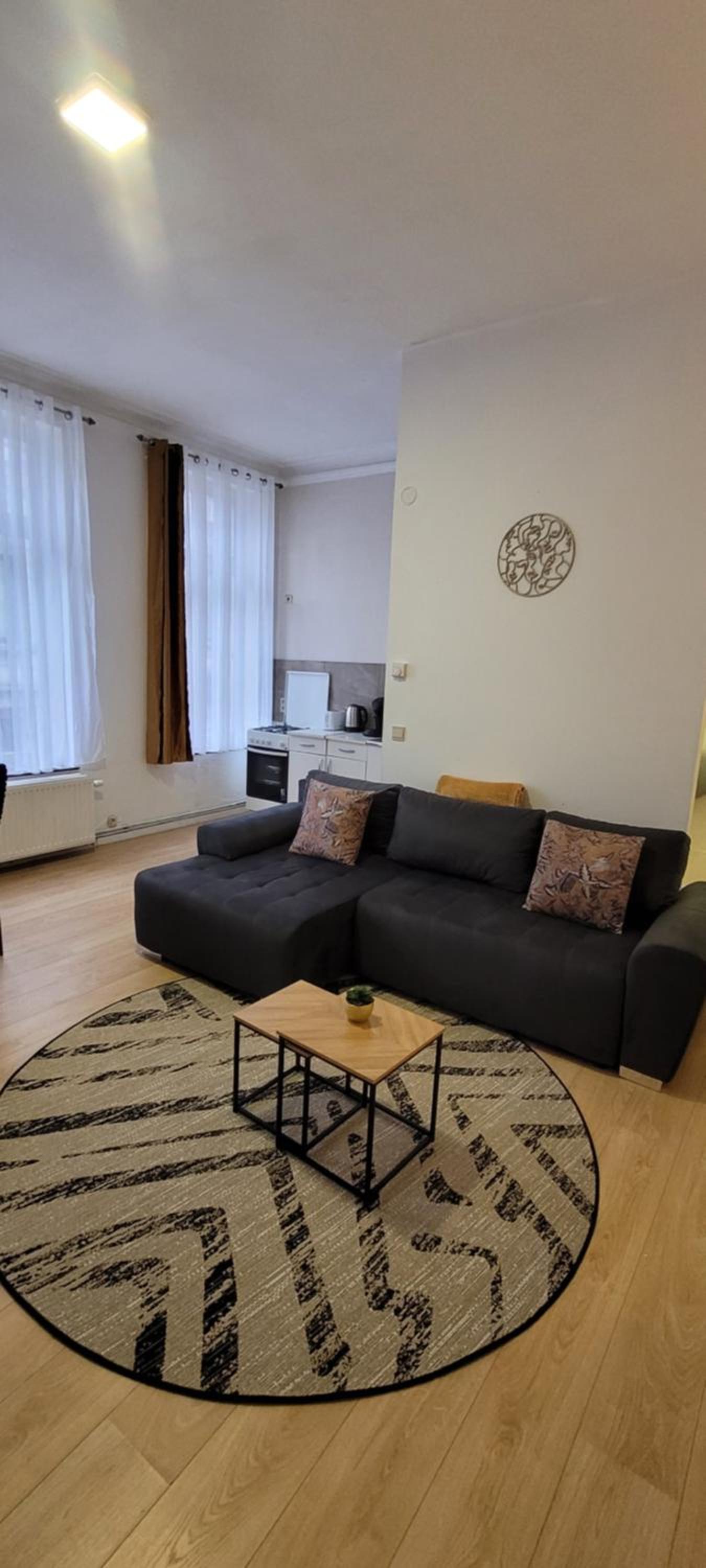 One-Bedroom Apartment photo 1