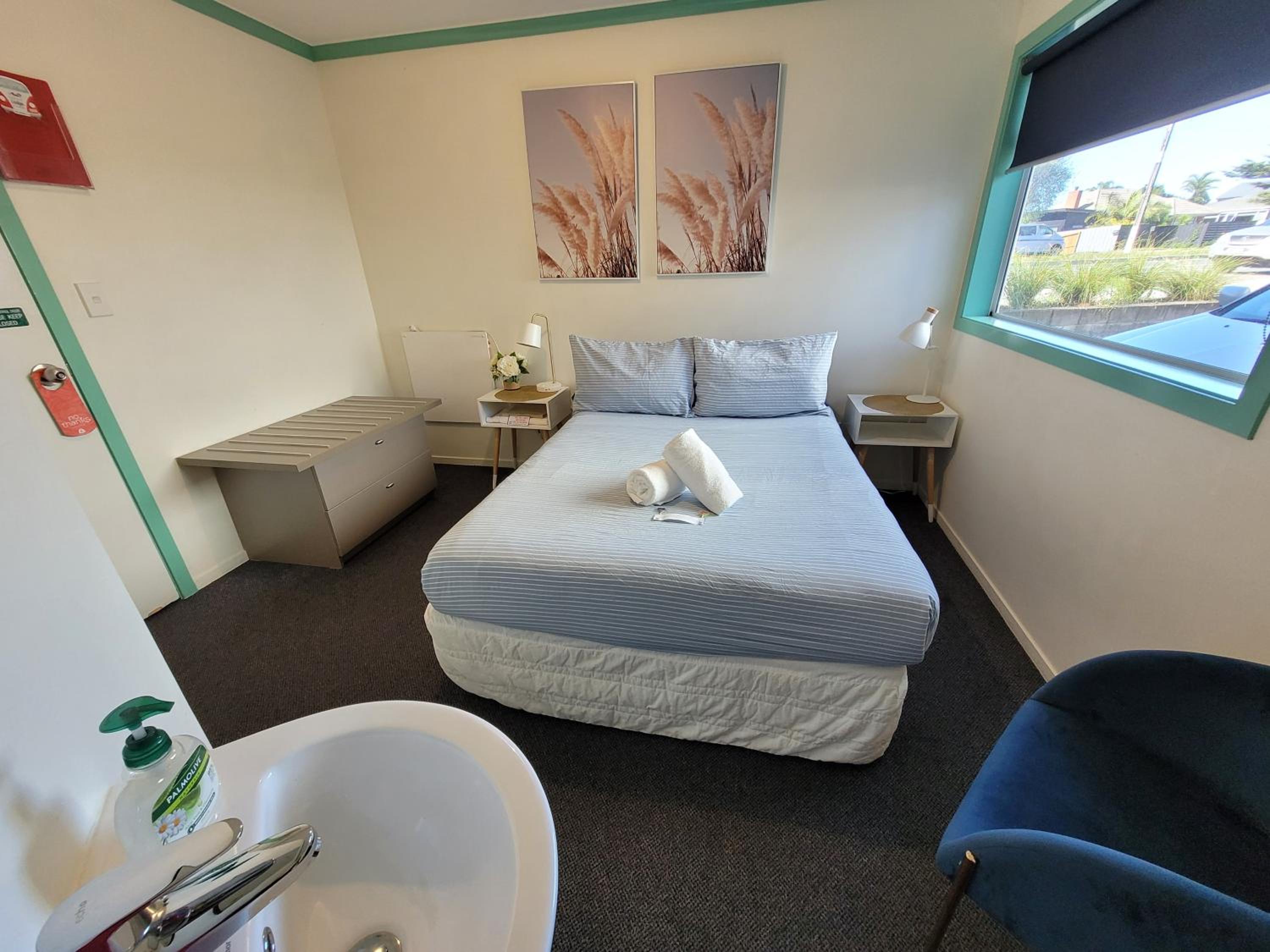 Double Room with Shared Bathroom photo 1