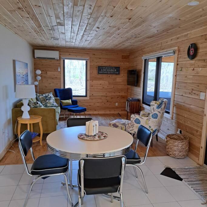 Two-Bedroom House photo 2