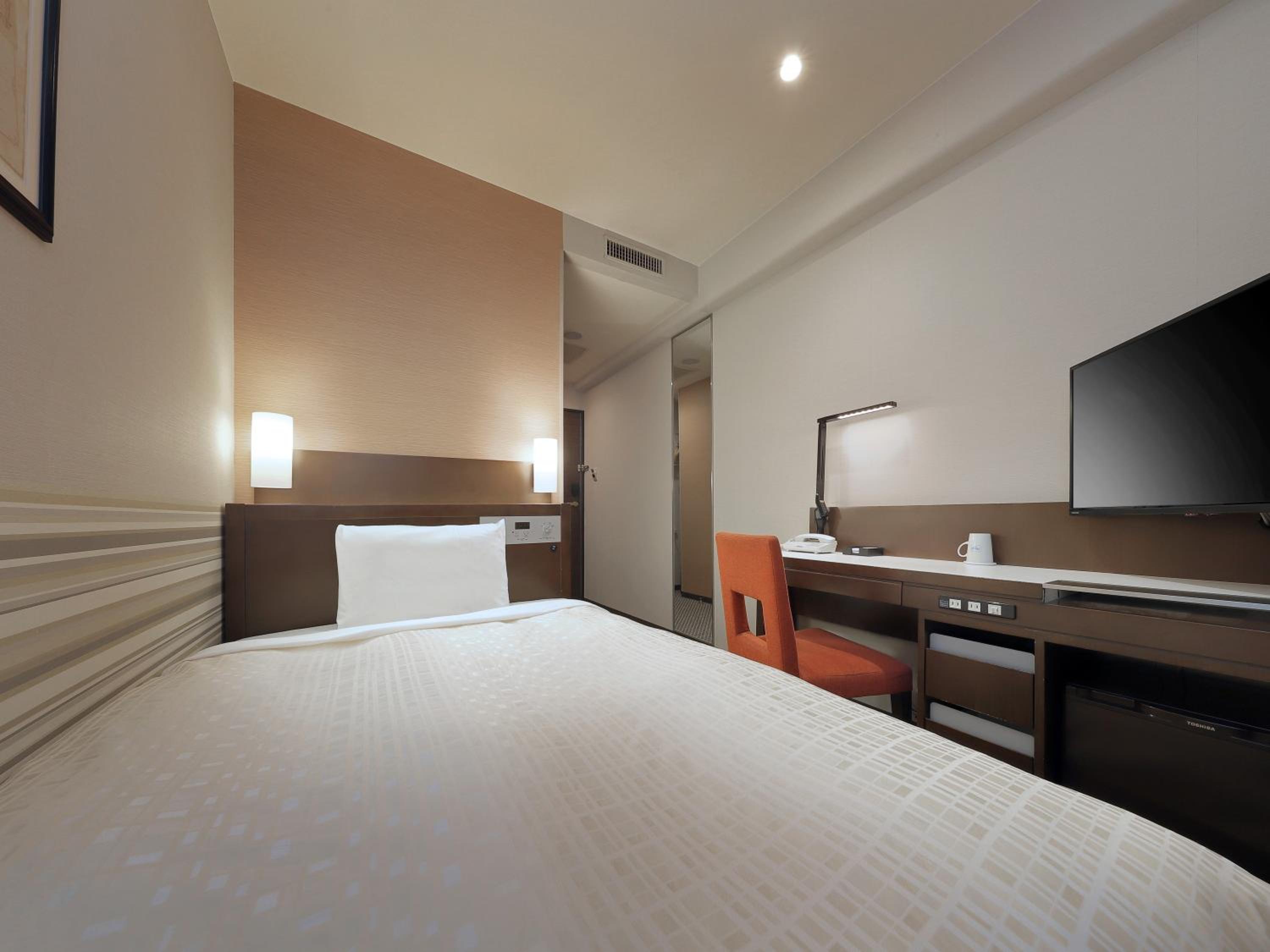 Single Room - Smoking photo 3