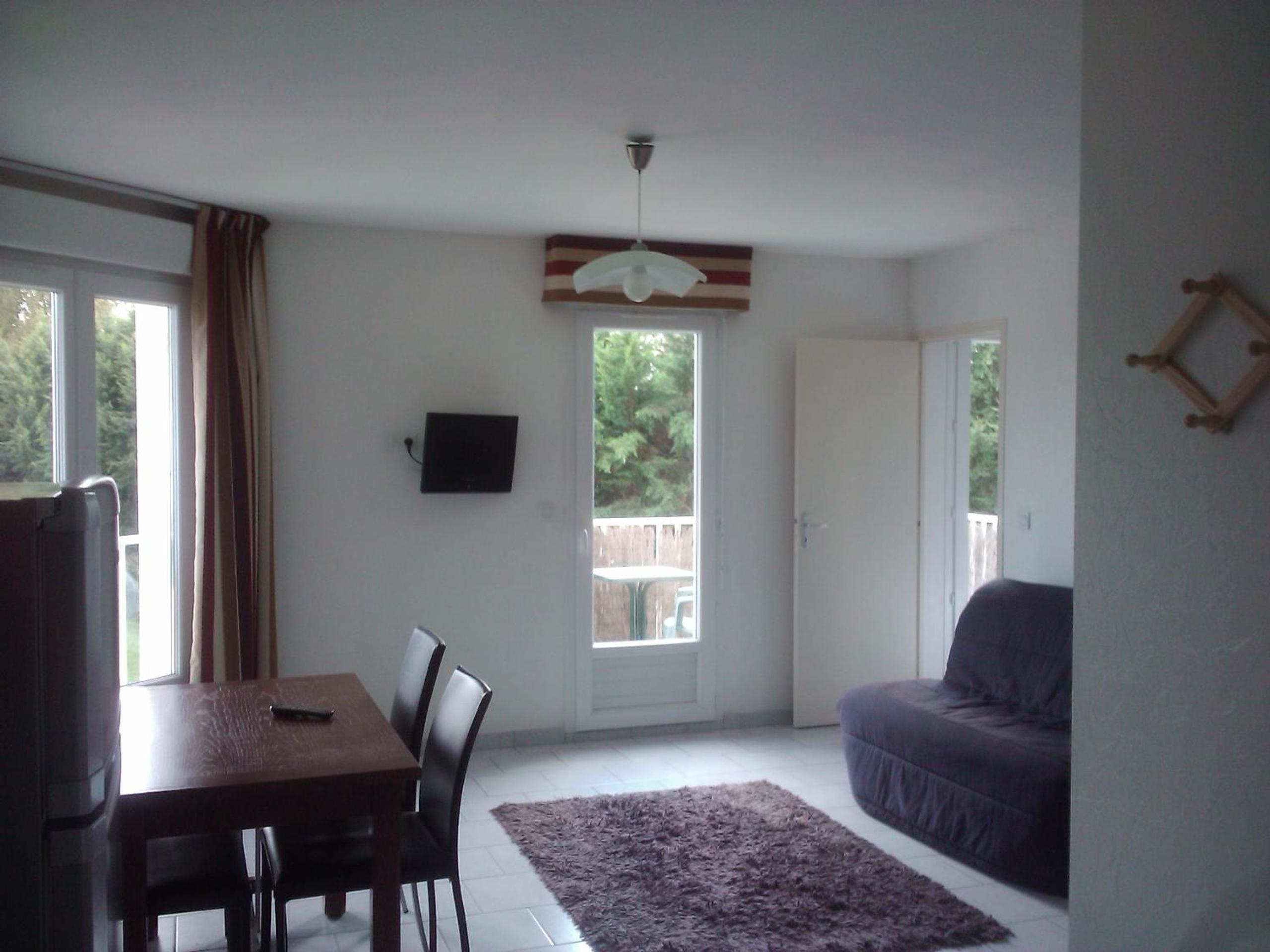 One-Bedroom Apartment - Photo 1