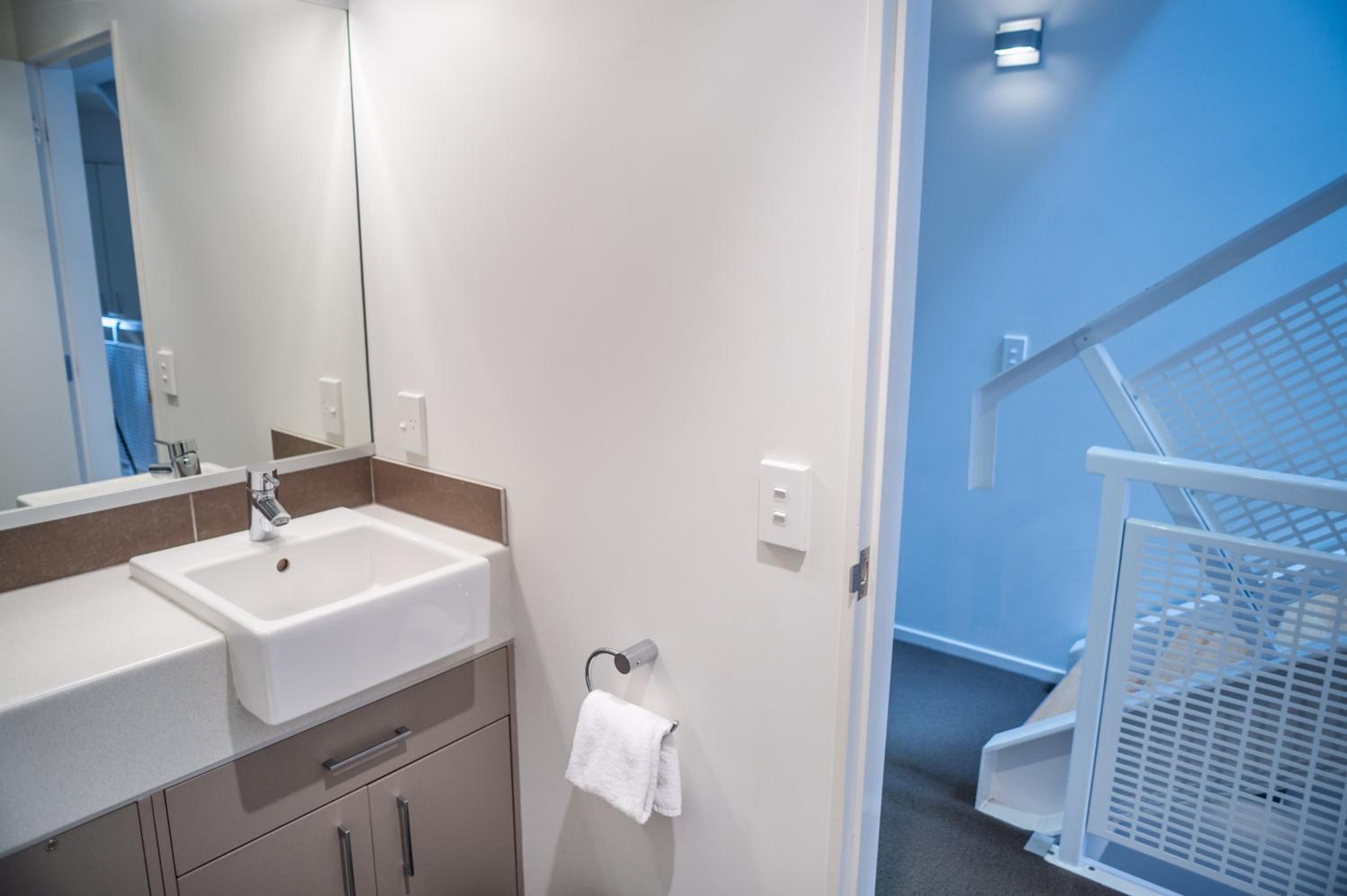 Four-Bedroom Townhouse - Photo 12