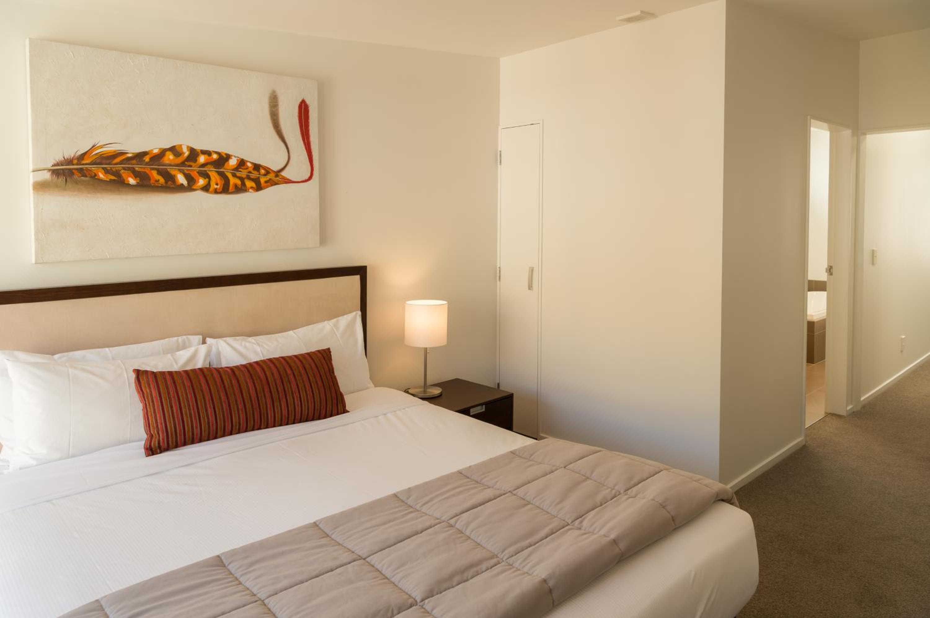 Four-Bedroom Townhouse - Photo 5