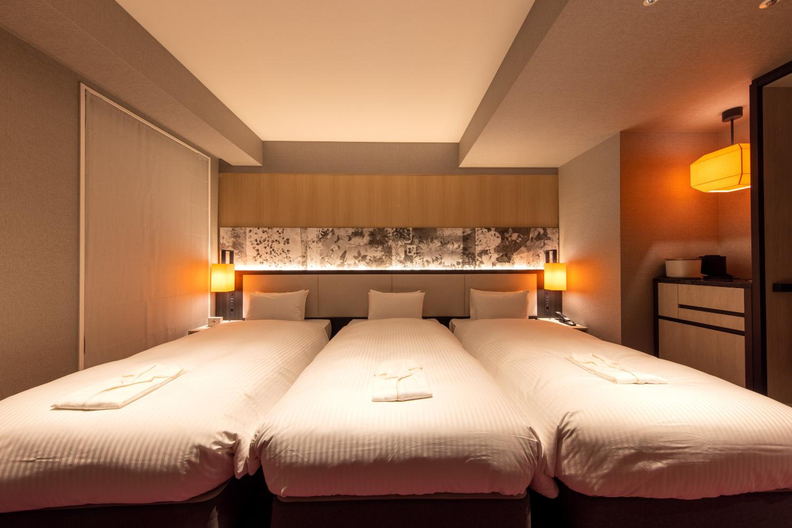 Casual Triple Room with Shower Booth (1 Adult) photo 3