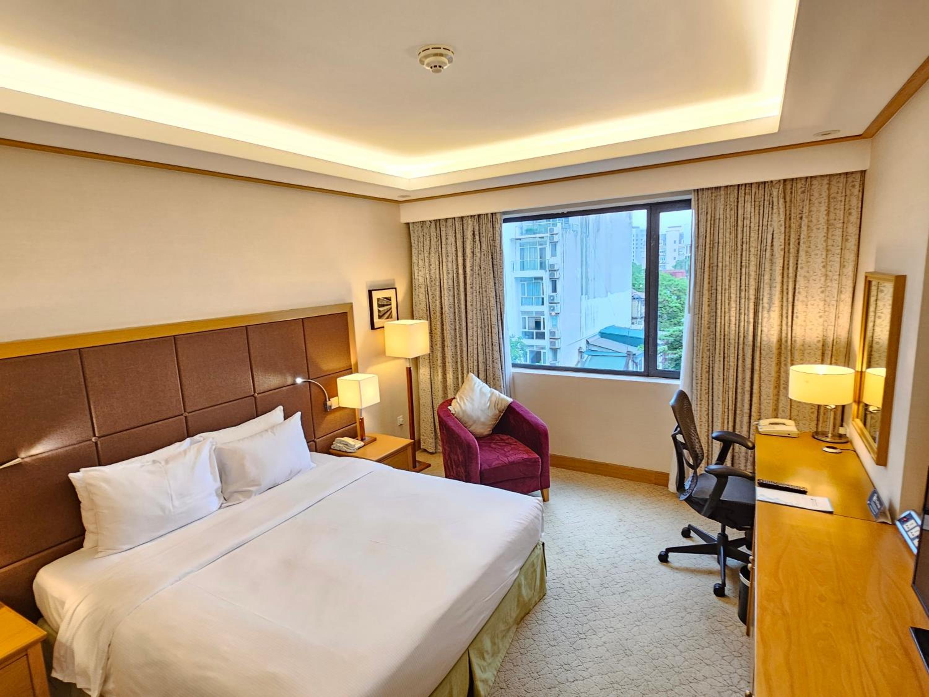 King Room with City View - Photo 8