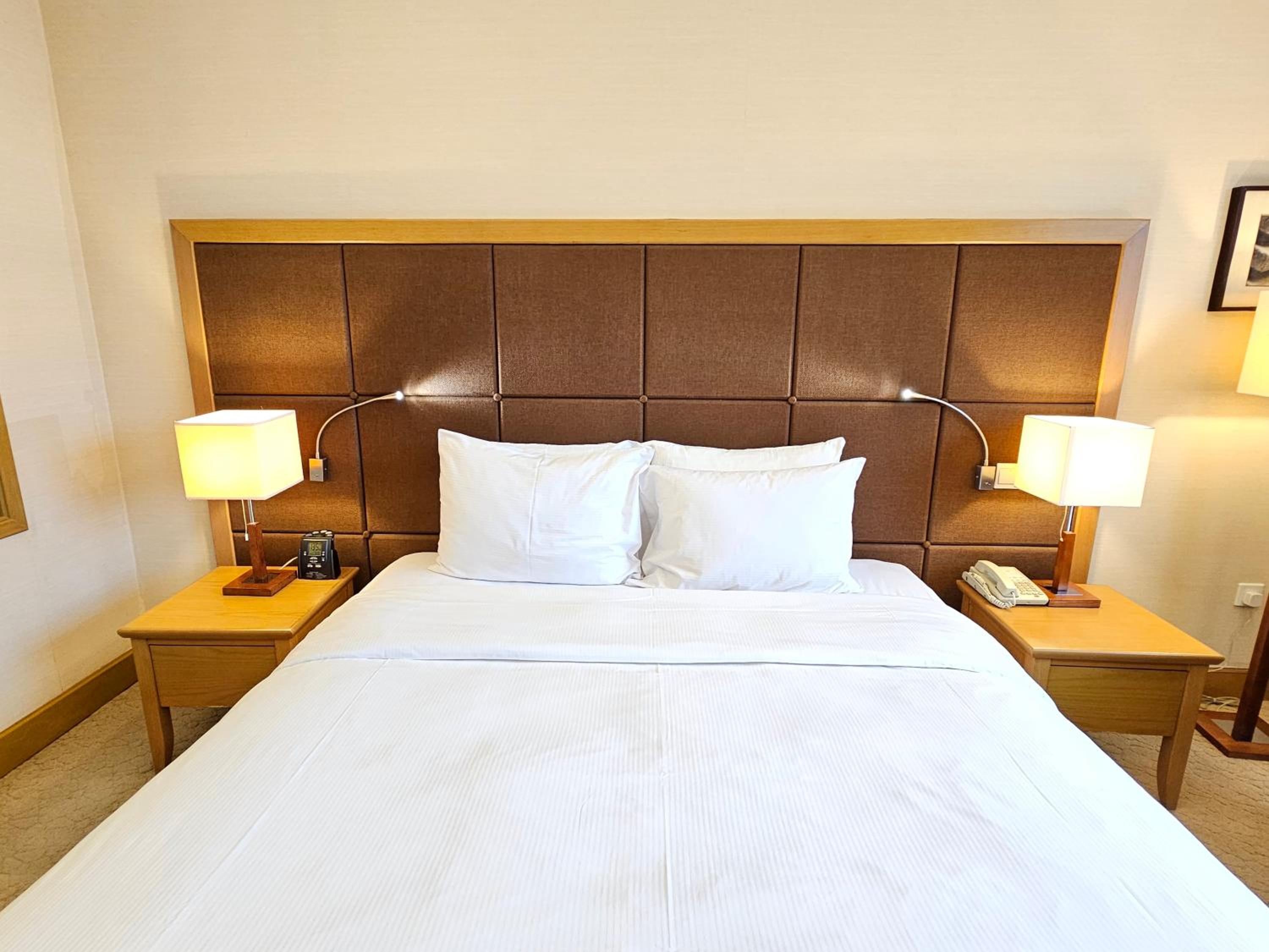 King Room with City View - Photo 10